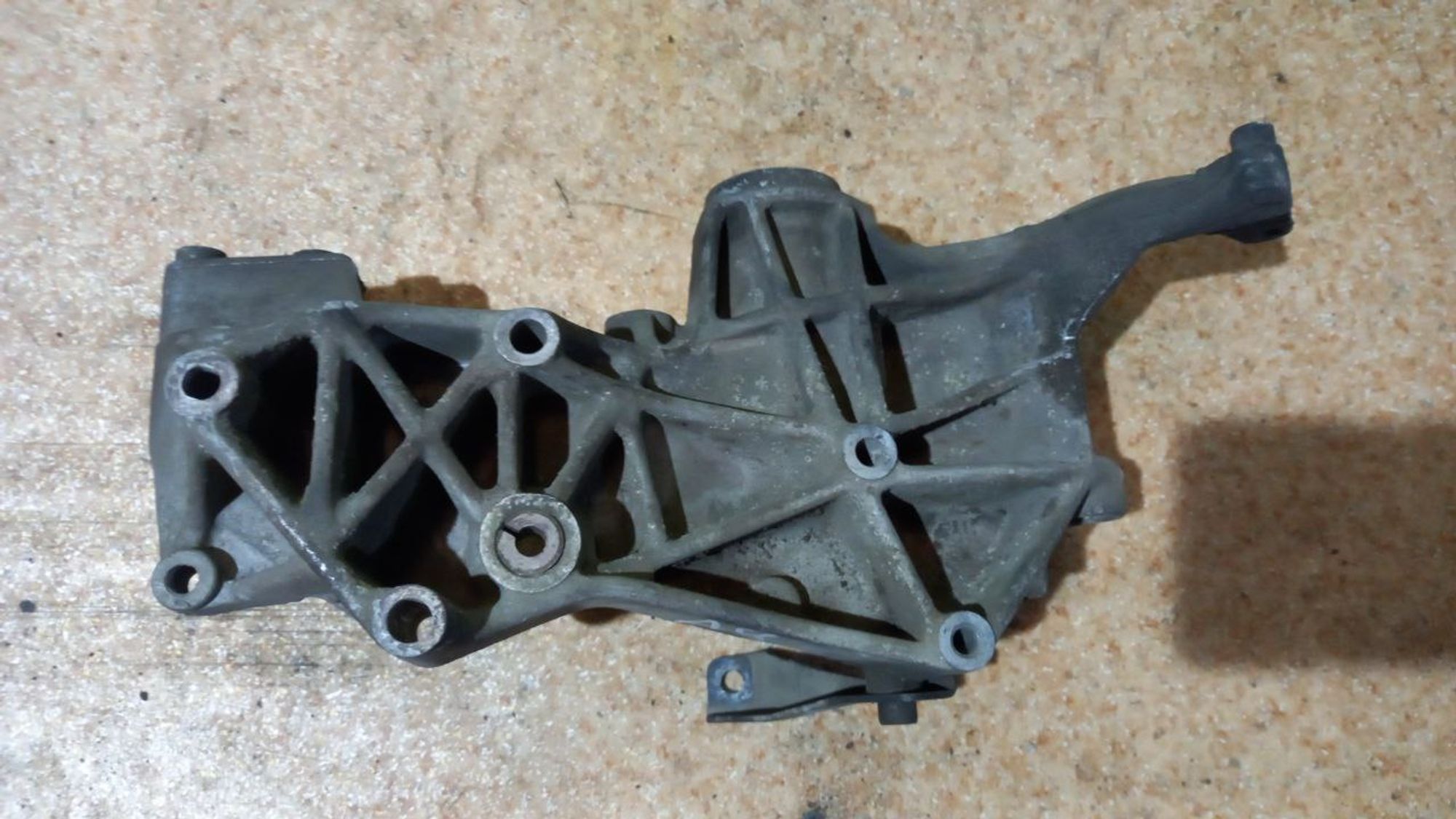 https://ycs.partsauto.market/partsauto-images/thmbs/userImages/7cfef6f3f711b4301ce5946b404c3455/part/6378e918-fdba-40f8-bafe-7d038f56edd1_1709026557117.jpg