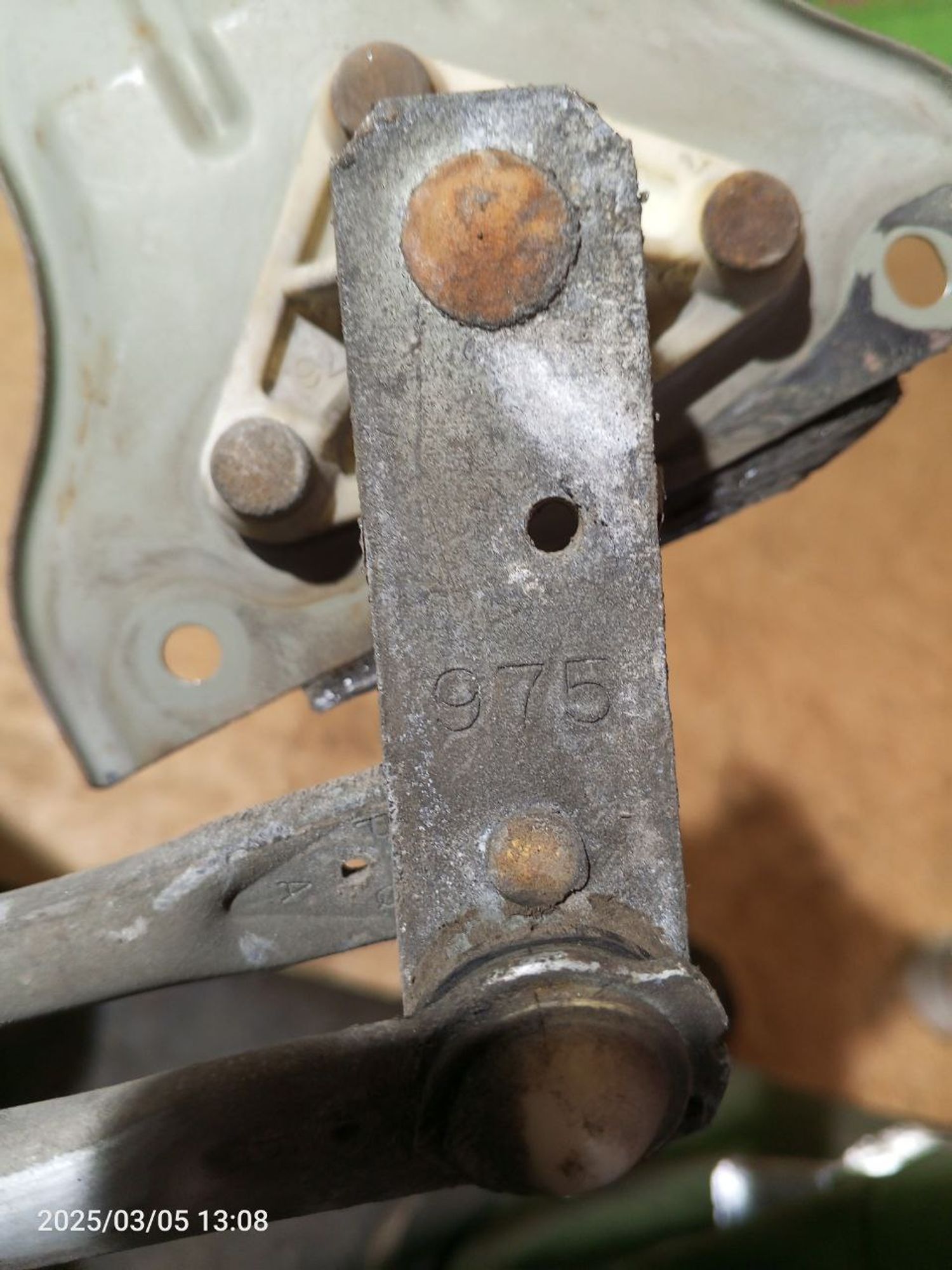 https://ycs.partsauto.market/partsauto-images/thmbs/userImages/7cfef6f3f711b4301ce5946b404c3455/part/7c5768a8-f5c7-488e-8a7a-9b5cb2cb130c_1741275449159.jpg