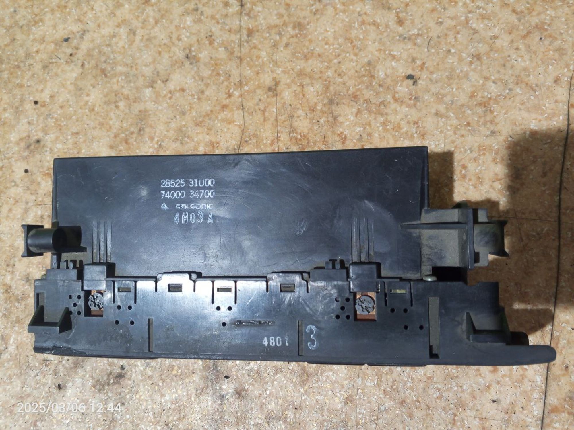 https://ycs.partsauto.market/partsauto-images/thmbs/userImages/7cfef6f3f711b4301ce5946b404c3455/part/8275169e-f1a1-4919-9ce5-3e7a0198c1ff_1741279967284.jpg