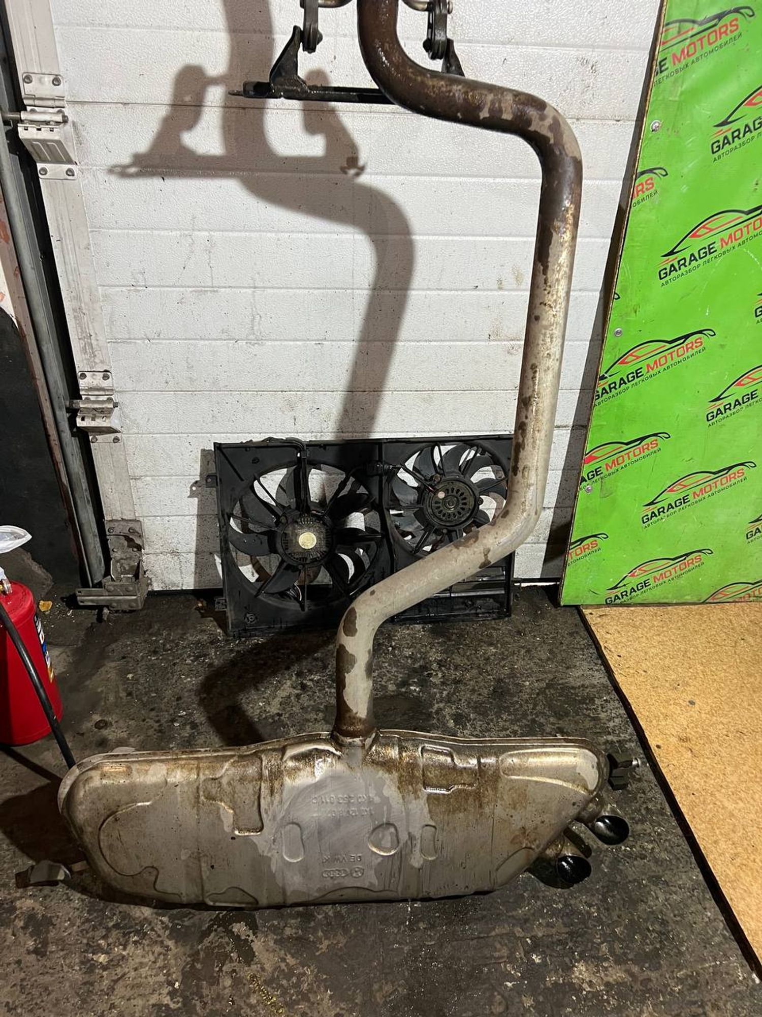 https://ycs.partsauto.market/partsauto-images/thmbs/userImages/7cfef6f3f711b4301ce5946b404c3455/part/864464dc-861f-428d-af59-13a9ac6d205a_1710436465082.jpg