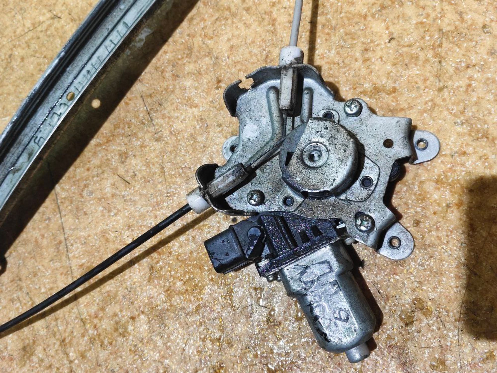 https://ycs.partsauto.market/partsauto-images/thmbs/userImages/7cfef6f3f711b4301ce5946b404c3455/part/8b1ea366-9fe8-4ca1-94b1-4a2c9fac3088_1747294510666.jpg