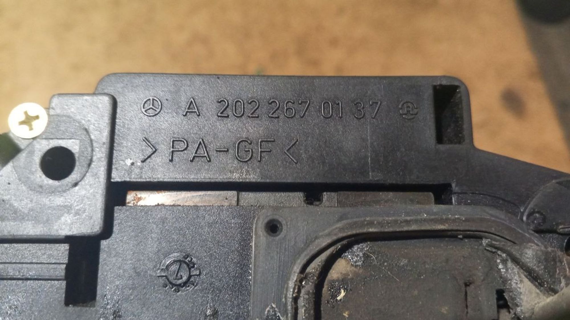 https://ycs.partsauto.market/partsauto-images/thmbs/userImages/7cfef6f3f711b4301ce5946b404c3455/part/8ca2061e-ad60-4650-83ed-baf5050e8bc7_1735216610363.jpg