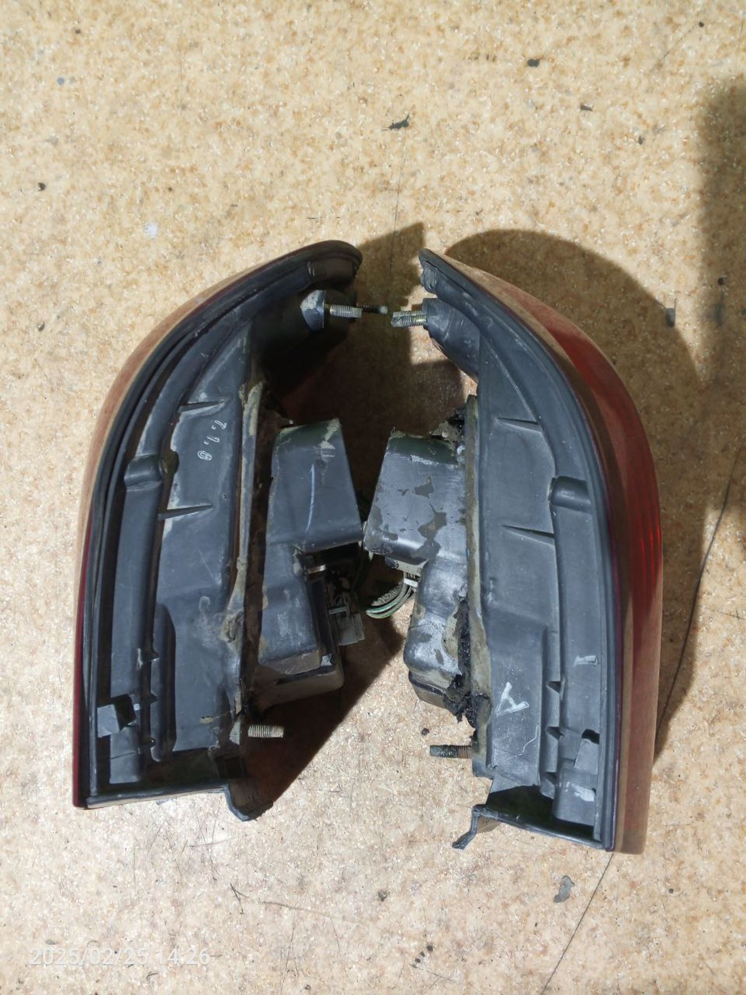 https://ycs.partsauto.market/partsauto-images/thmbs/userImages/7cfef6f3f711b4301ce5946b404c3455/part/9319531b-f704-481c-a384-e94010f31c99_1740510134975.jpg