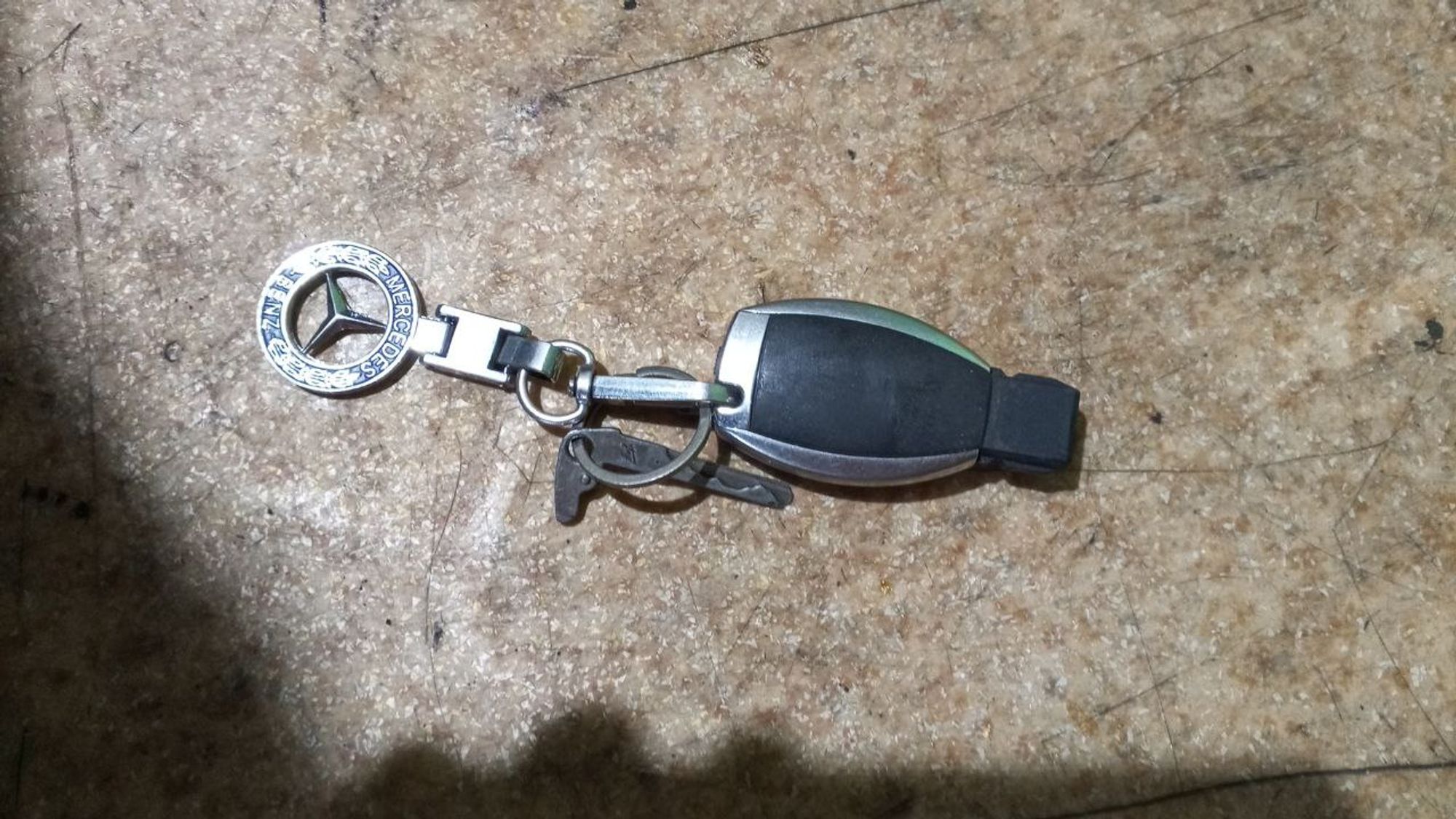 https://ycs.partsauto.market/partsauto-images/thmbs/userImages/7cfef6f3f711b4301ce5946b404c3455/part/9479150f-917c-4d04-b19e-050d95f24cb2_1734937365010.jpg