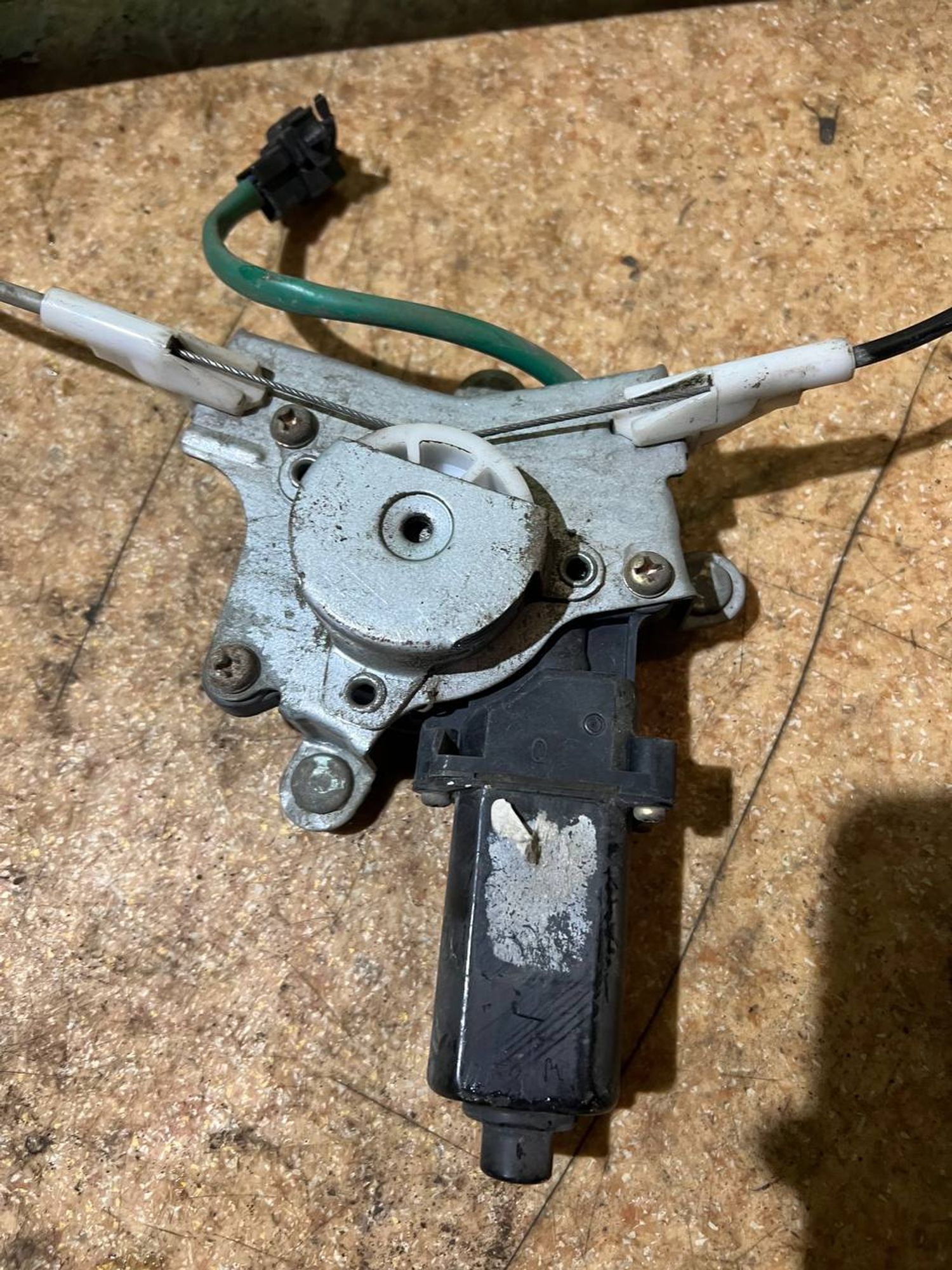 https://ycs.partsauto.market/partsauto-images/thmbs/userImages/7cfef6f3f711b4301ce5946b404c3455/part/96938bd2-6f9d-44bc-89c4-3874b35300c0_1747129296741.jpg