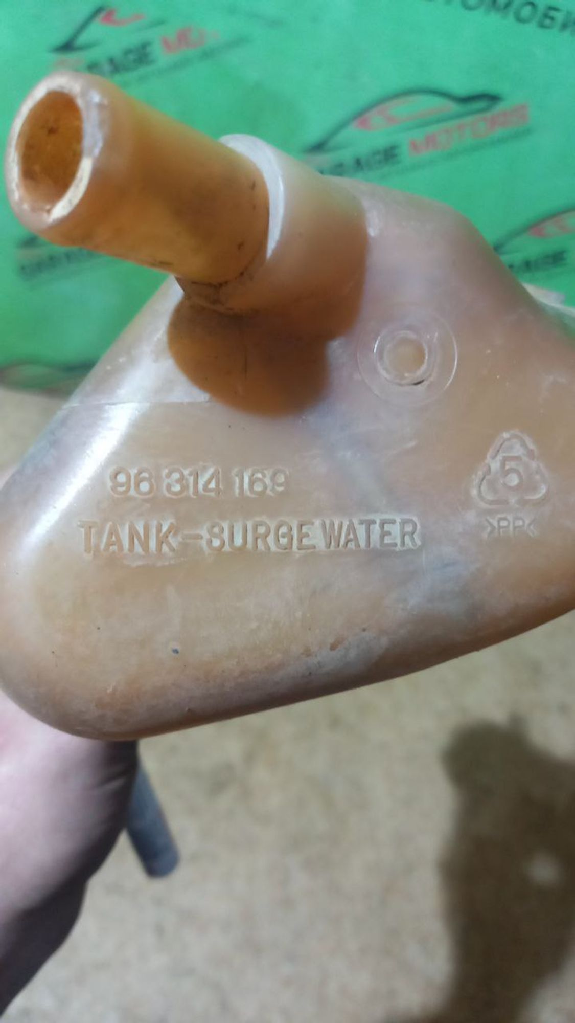 https://ycs.partsauto.market/partsauto-images/thmbs/userImages/7cfef6f3f711b4301ce5946b404c3455/part/9ae74946-5078-471b-a72f-4edca40448bc_1702977388208.jpg