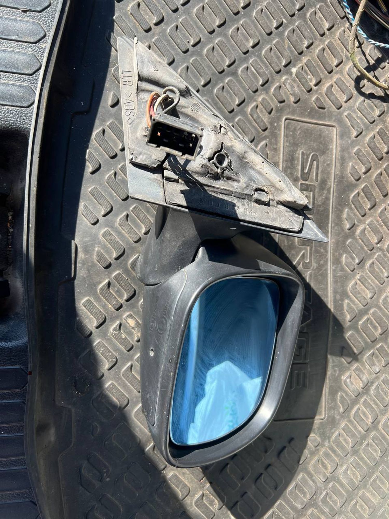 https://ycs.partsauto.market/partsauto-images/thmbs/userImages/7cfef6f3f711b4301ce5946b404c3455/part/a412d0bb-75de-4290-a6ee-2890393d4edf_1775110100825.jpg