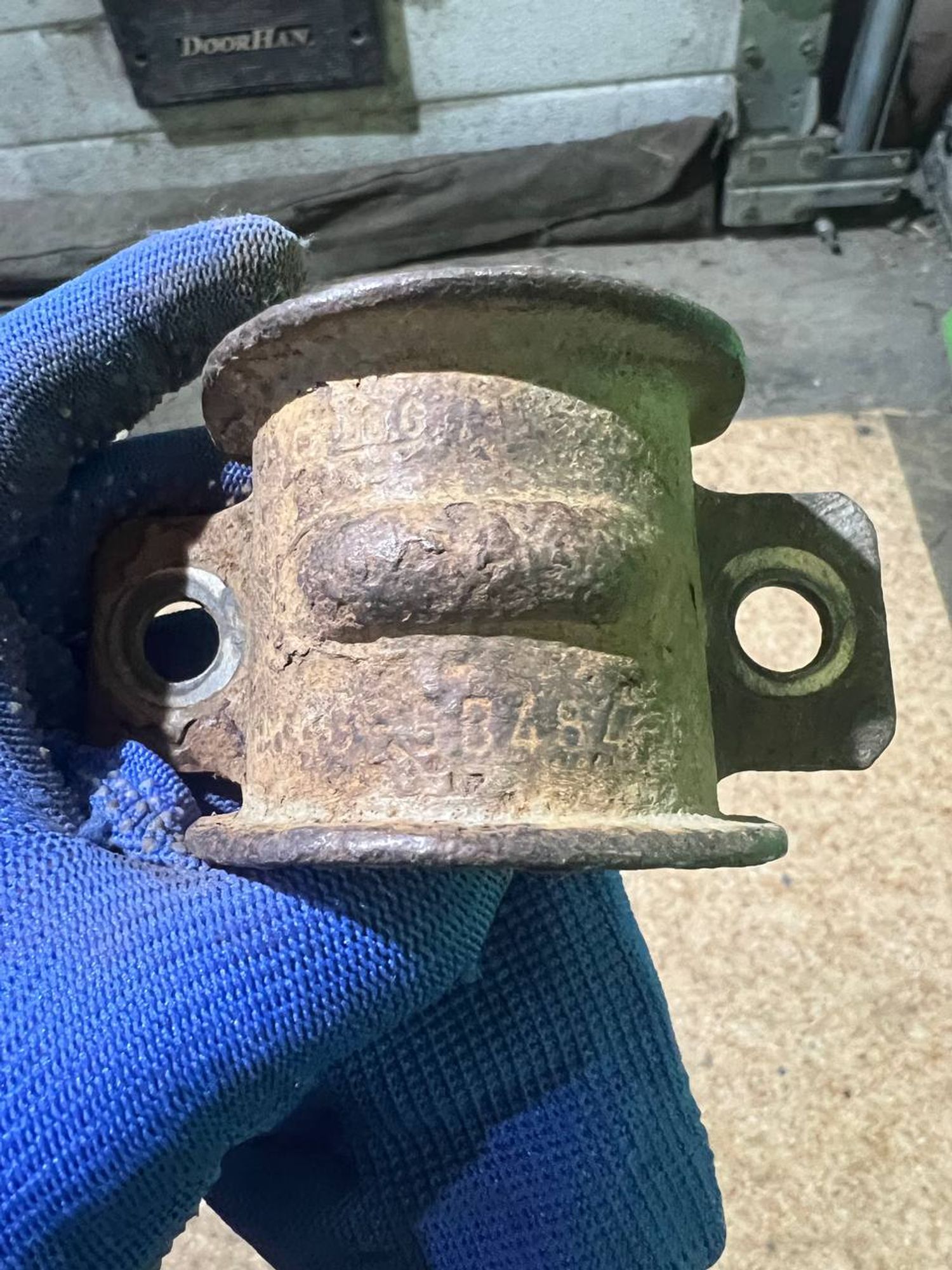https://ycs.partsauto.market/partsauto-images/thmbs/userImages/7cfef6f3f711b4301ce5946b404c3455/part/b0fc4e52-089b-4671-af3c-b85e03c29b5e_1731930036539.jpg