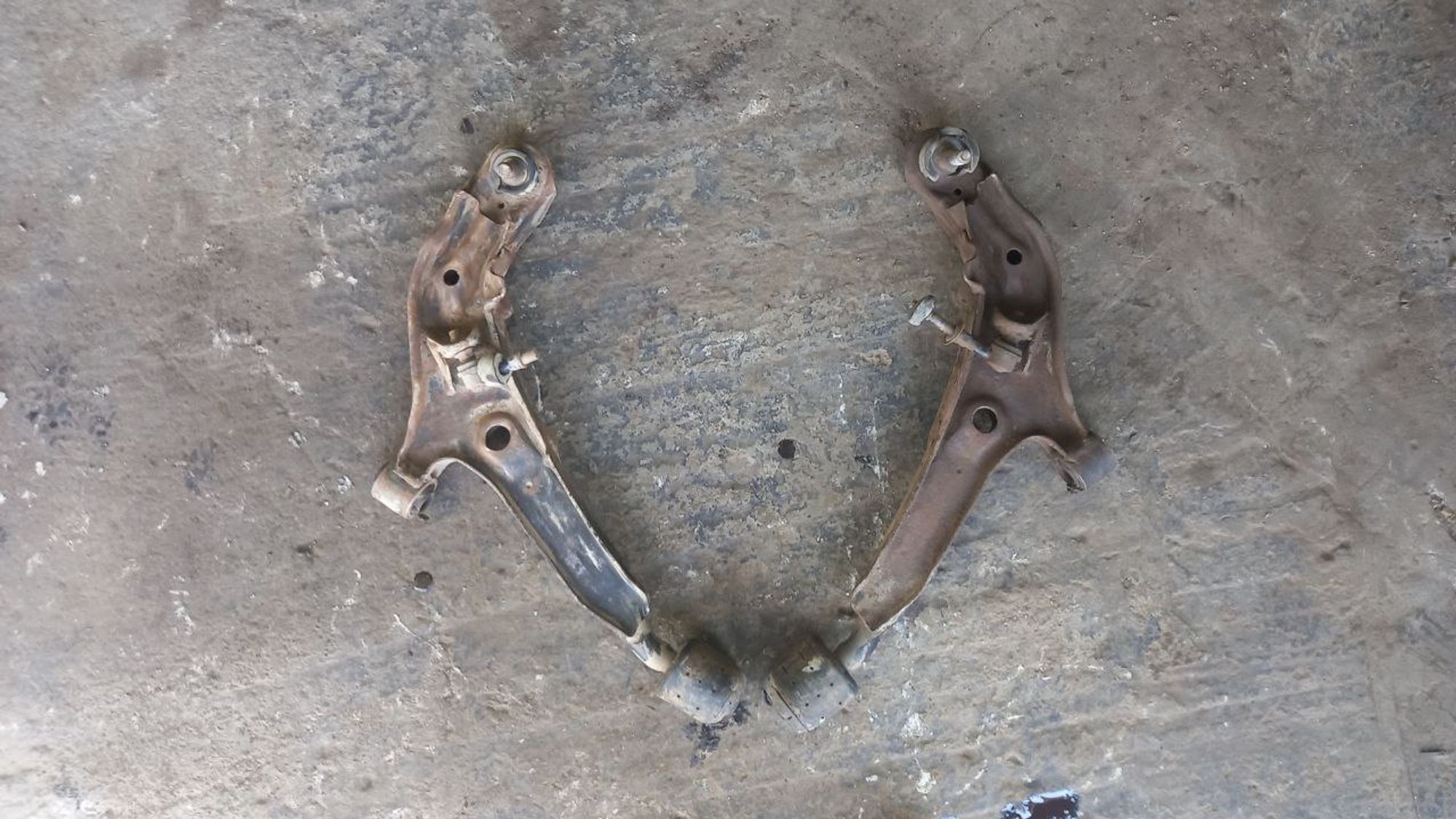 https://ycs.partsauto.market/partsauto-images/thmbs/userImages/7cfef6f3f711b4301ce5946b404c3455/part/b5717526-77fe-4d84-8ecc-72083d98cc2b_1725900773468.jpg