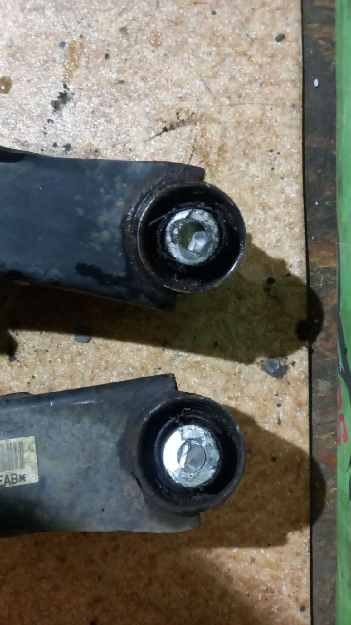 https://ycs.partsauto.market/partsauto-images/thmbs/userImages/7cfef6f3f711b4301ce5946b404c3455/part/b6f9ab9f-ae1e-4235-936c-c84afc4adf0d_1711533025699.jpg