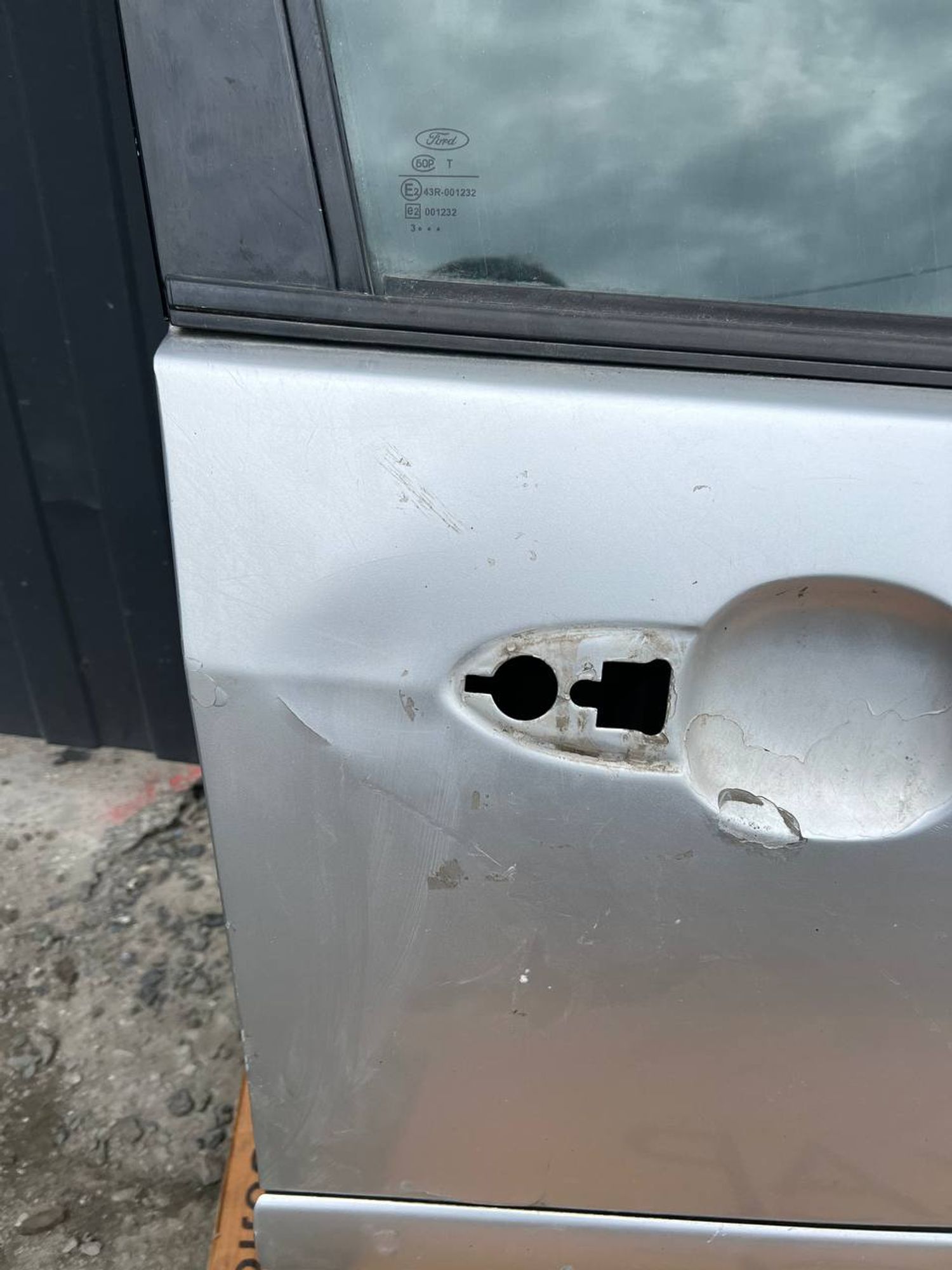 https://ycs.partsauto.market/partsauto-images/thmbs/userImages/7cfef6f3f711b4301ce5946b404c3455/part/c44cd8d5-4b7d-47b0-af5c-901f2c0ad401_1715272731369.jpg