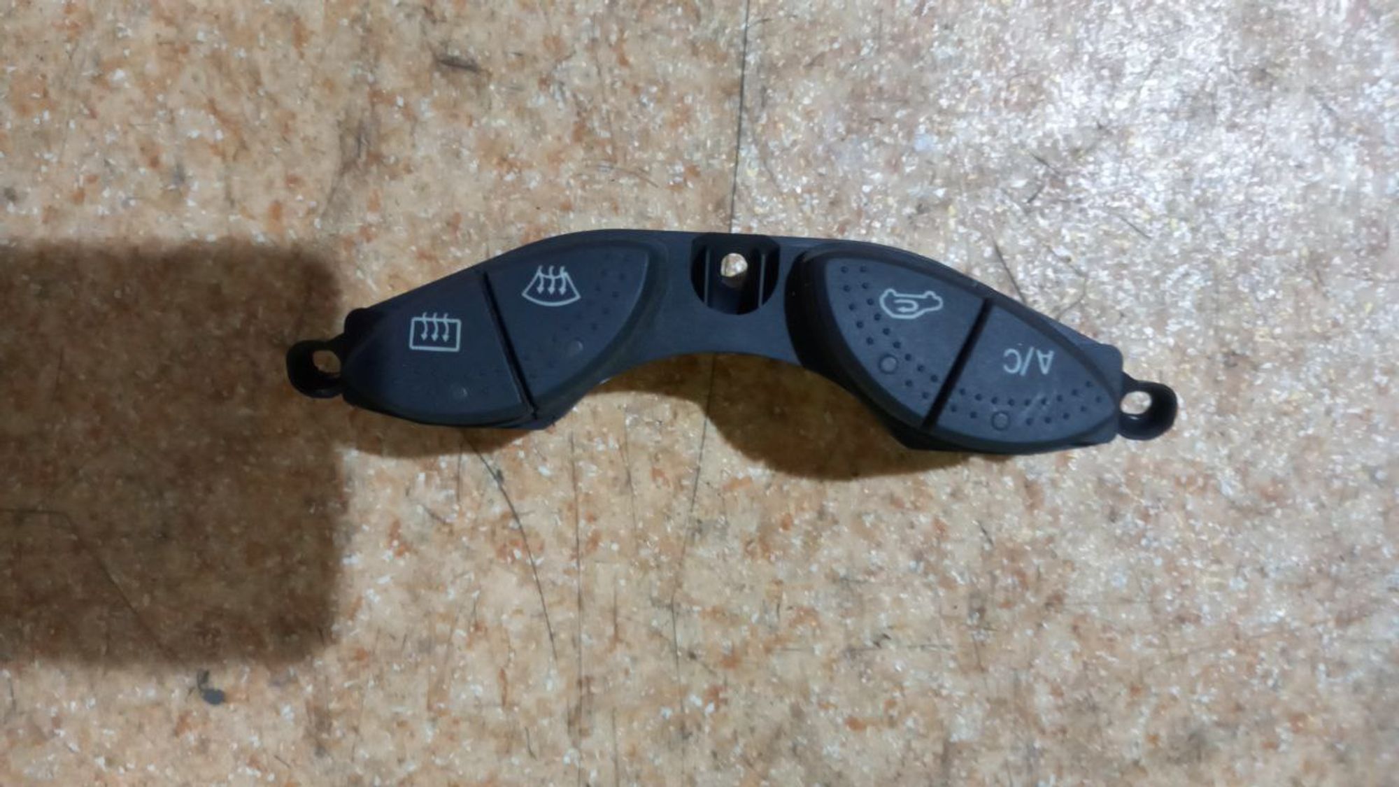 https://ycs.partsauto.market/partsauto-images/thmbs/userImages/7cfef6f3f711b4301ce5946b404c3455/part/c719f490-adca-4e8a-954f-8d2562f05e5e_1715443945434.jpg