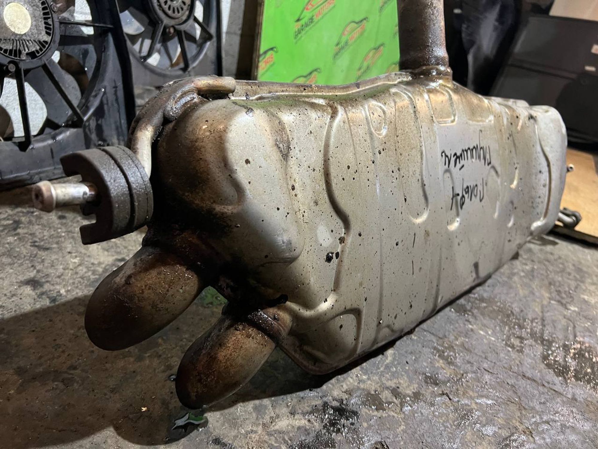 https://ycs.partsauto.market/partsauto-images/thmbs/userImages/7cfef6f3f711b4301ce5946b404c3455/part/cfce2003-4e03-452d-9854-737d68d13cce_1710436465034.jpg