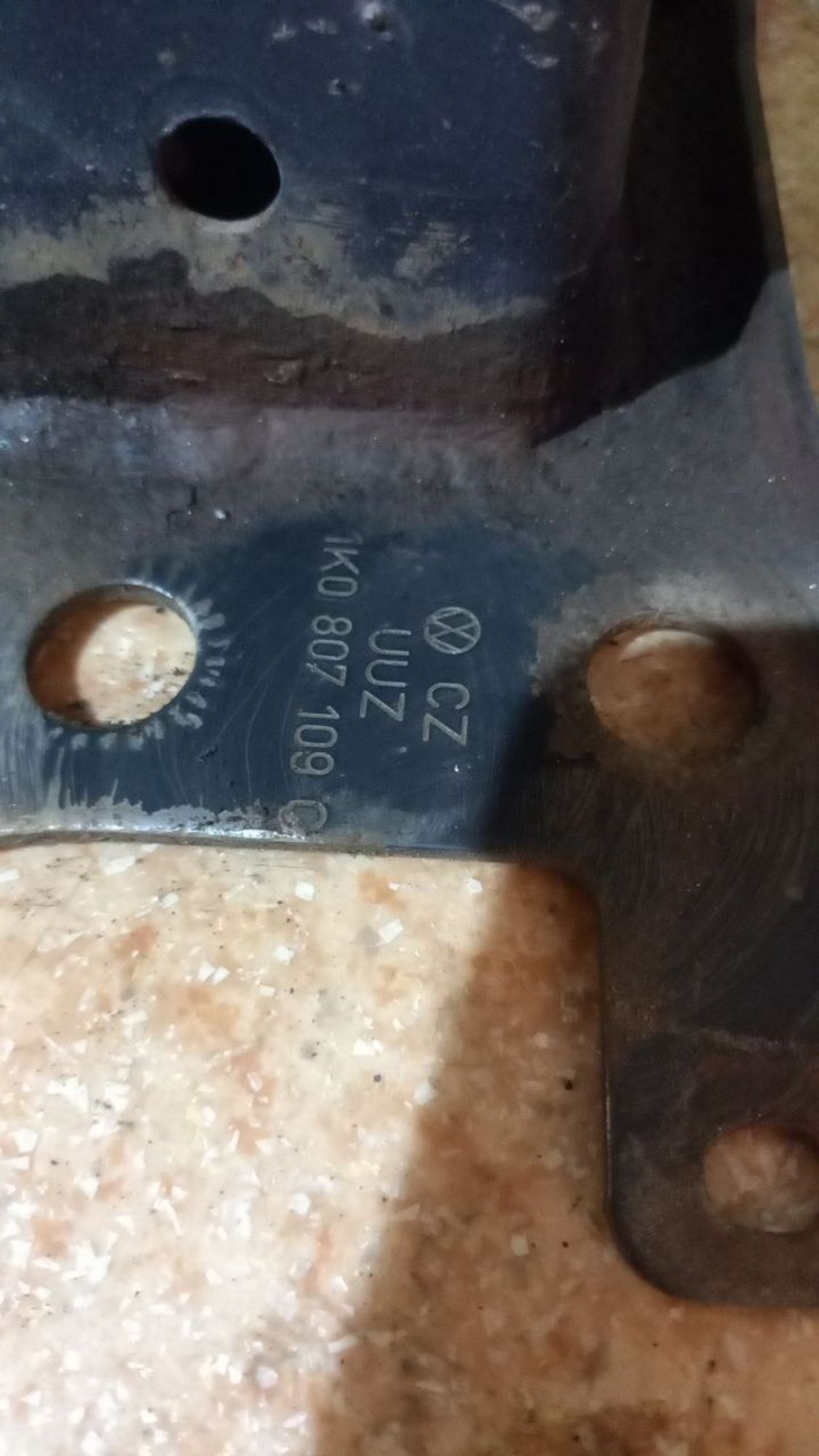 https://ycs.partsauto.market/partsauto-images/thmbs/userImages/7cfef6f3f711b4301ce5946b404c3455/part/df365960-cef1-4bea-b385-d9acaa55c02f_1711473444553.jpg