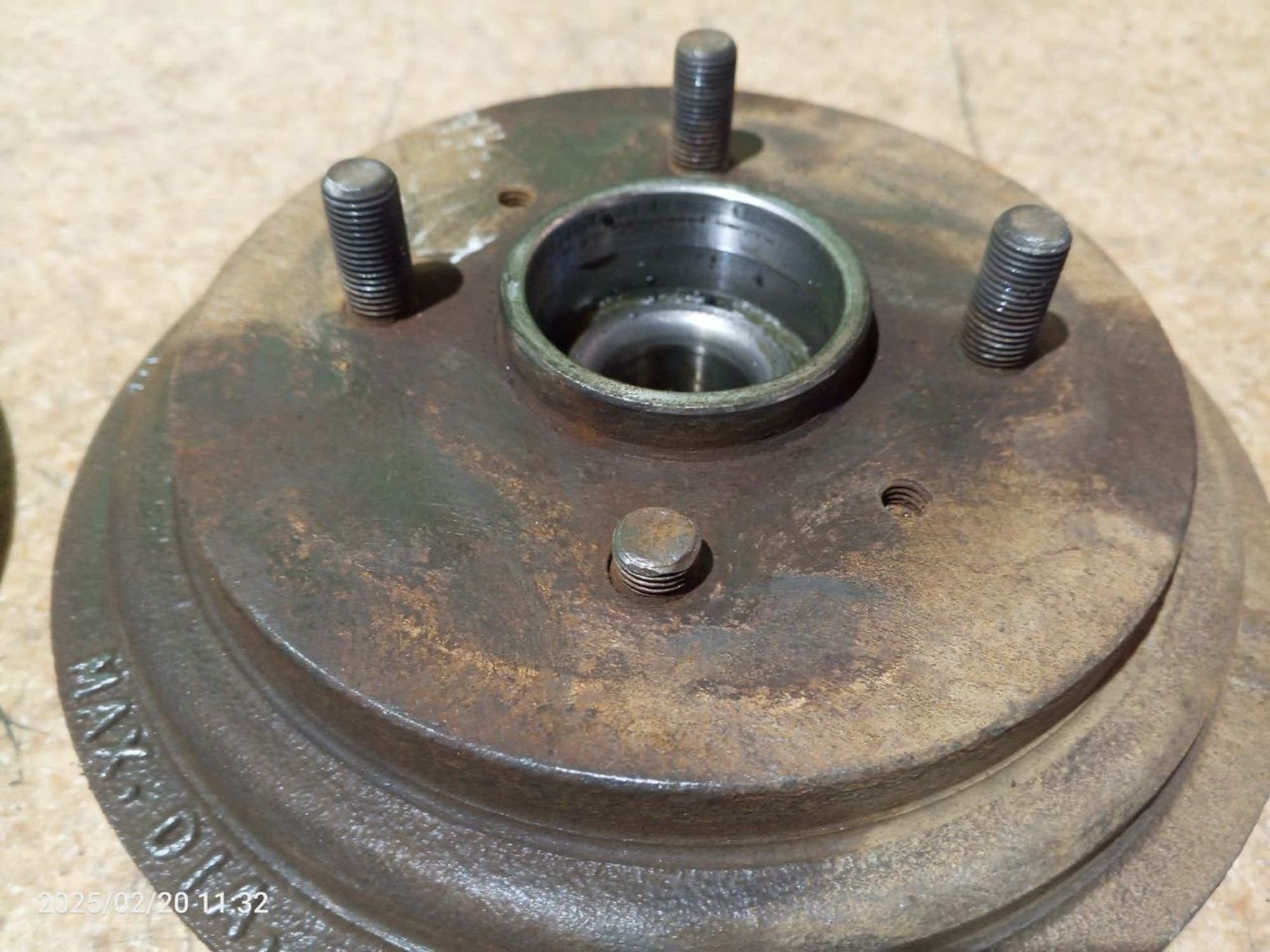 https://ycs.partsauto.market/partsauto-images/thmbs/userImages/7cfef6f3f711b4301ce5946b404c3455/part/dfe96db5-3d79-476f-adc3-e8dff94fa427_1740051092918.jpg