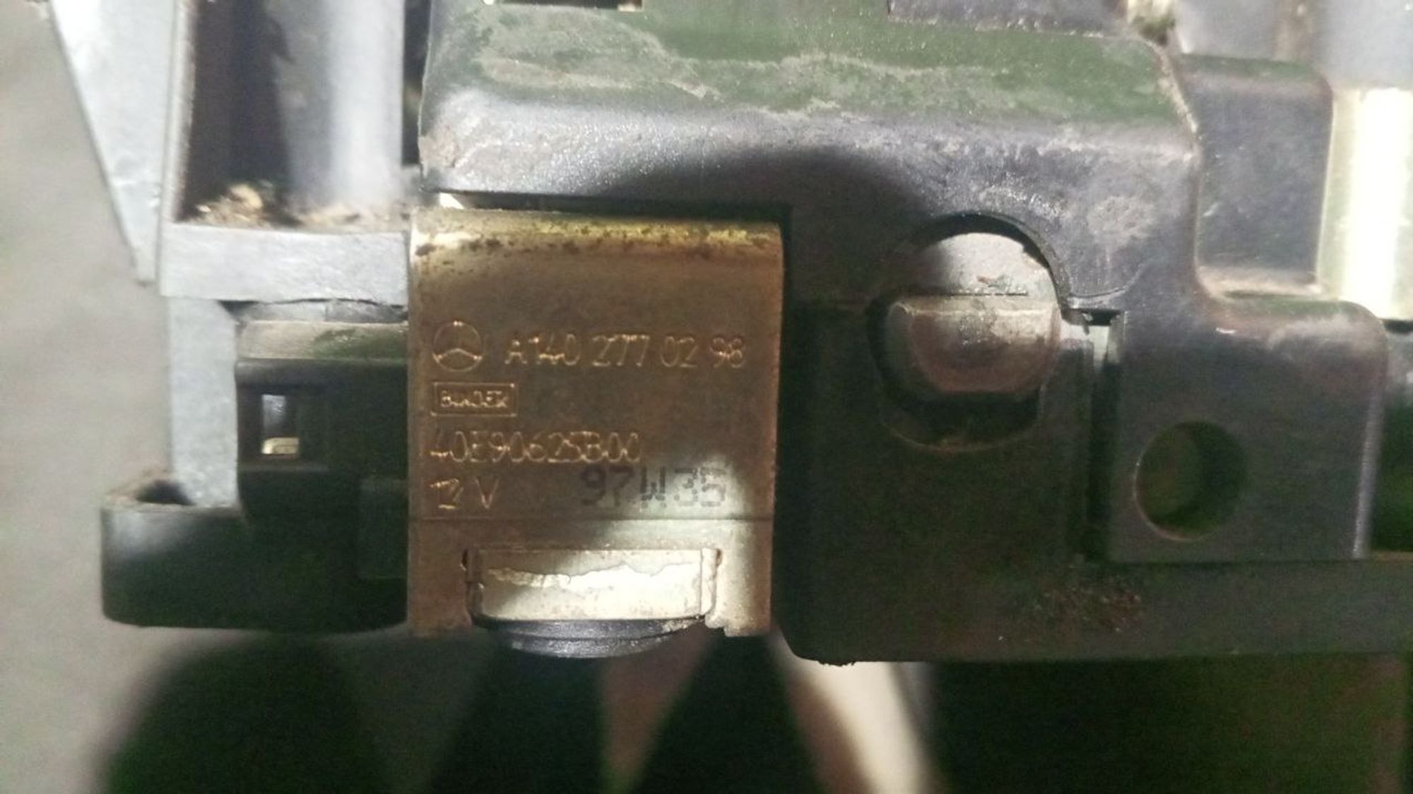 https://ycs.partsauto.market/partsauto-images/thmbs/userImages/7cfef6f3f711b4301ce5946b404c3455/part/fd2122c6-59cd-471c-b066-682f84f99a1f_1735216609792.jpg