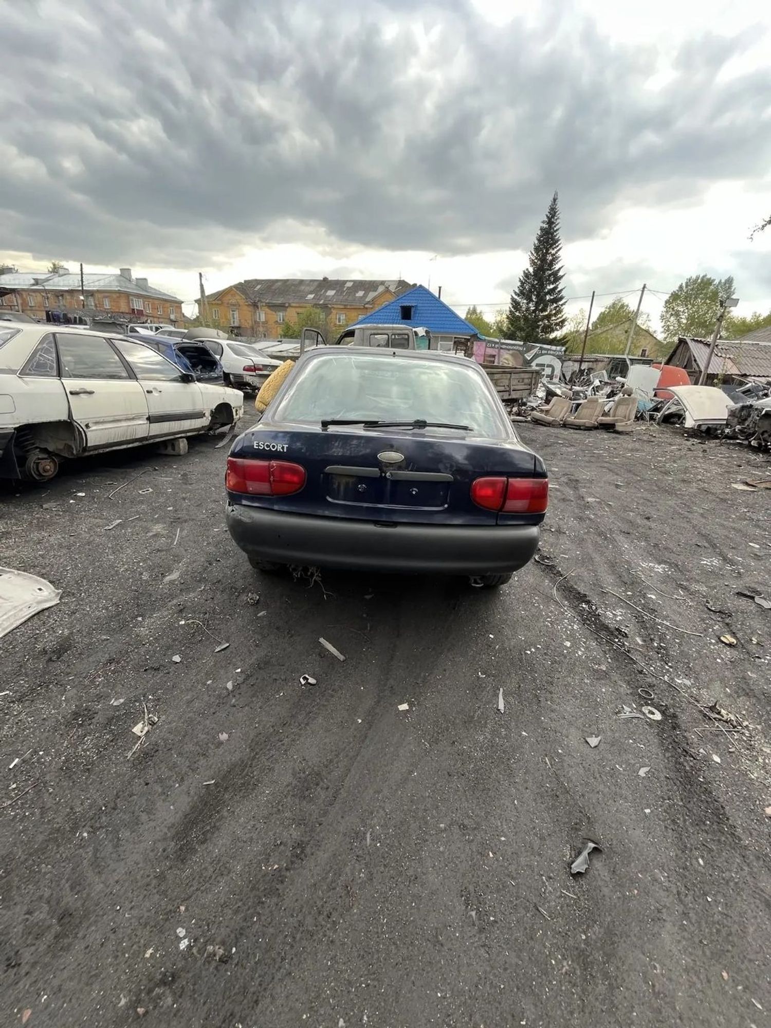 https://ycs.partsauto.market/partsauto-images/thmbs/userImages/7ed63c96fe685f431889ec34ef8f13b8/car/30c8f216-a0bc-4130-a791-4827ec415b29_1779000578089.jpg