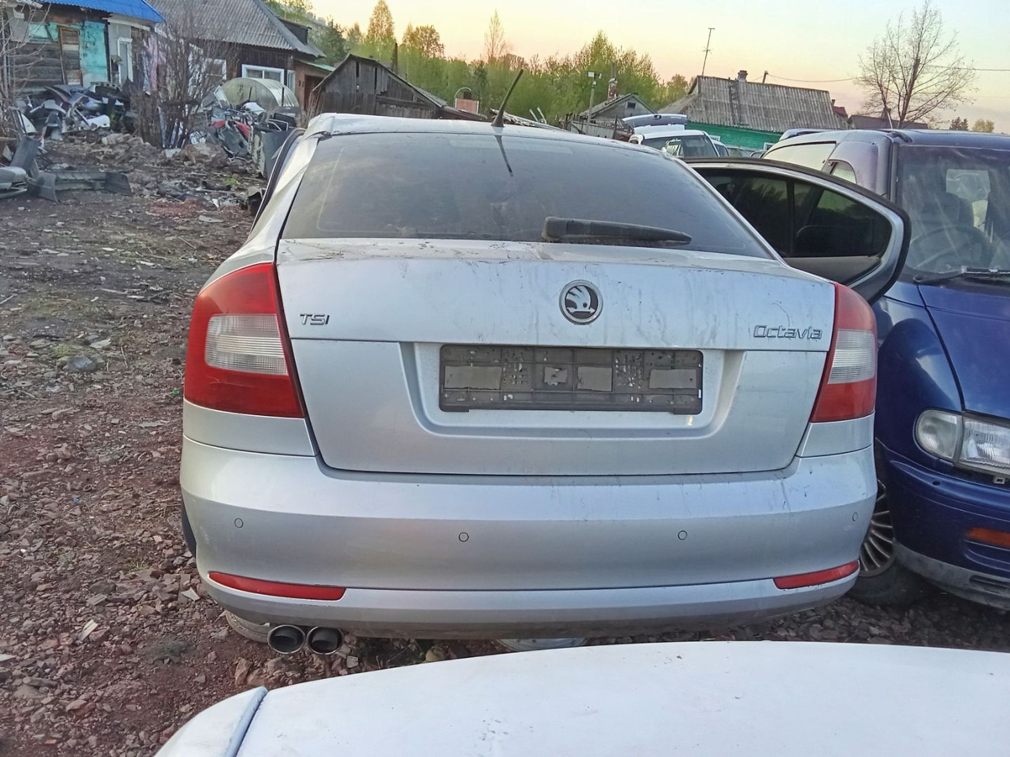 https://ycs.partsauto.market/partsauto-images/thmbs/userImages/7ed63c96fe685f431889ec34ef8f13b8/car/50439eed-04e9-4fb8-9df7-3edec29fdbd5_1778726229545.jpg
