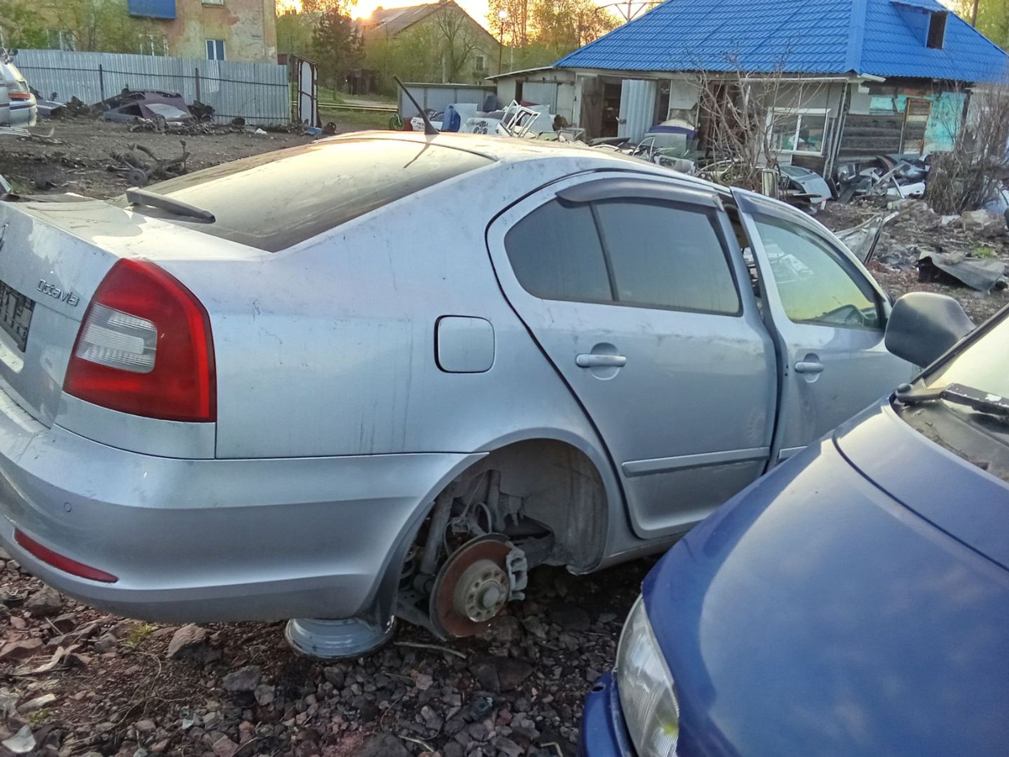 https://ycs.partsauto.market/partsauto-images/thmbs/userImages/7ed63c96fe685f431889ec34ef8f13b8/car/8524f69c-1c44-40f3-b727-f81febb010e2_1778726224485.jpg