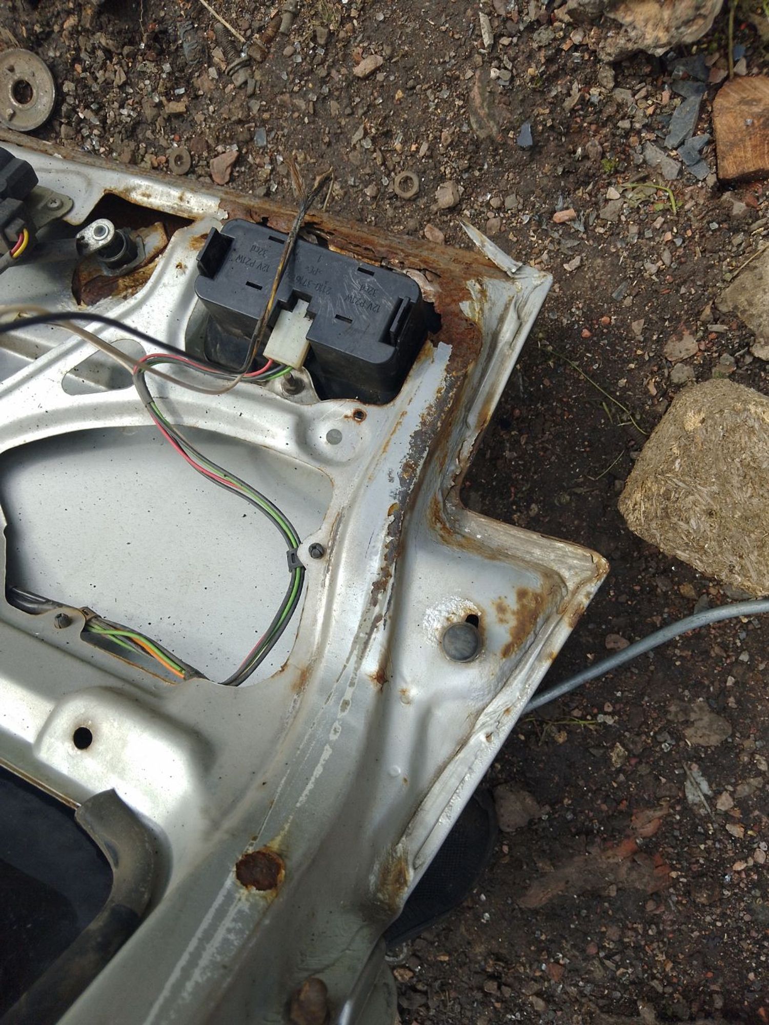 https://ycs.partsauto.market/partsauto-images/thmbs/userImages/7ed63c96fe685f431889ec34ef8f13b8/part/03155c5e-00c4-4ce7-97d9-3eff580146e3_1785042776597.jpg