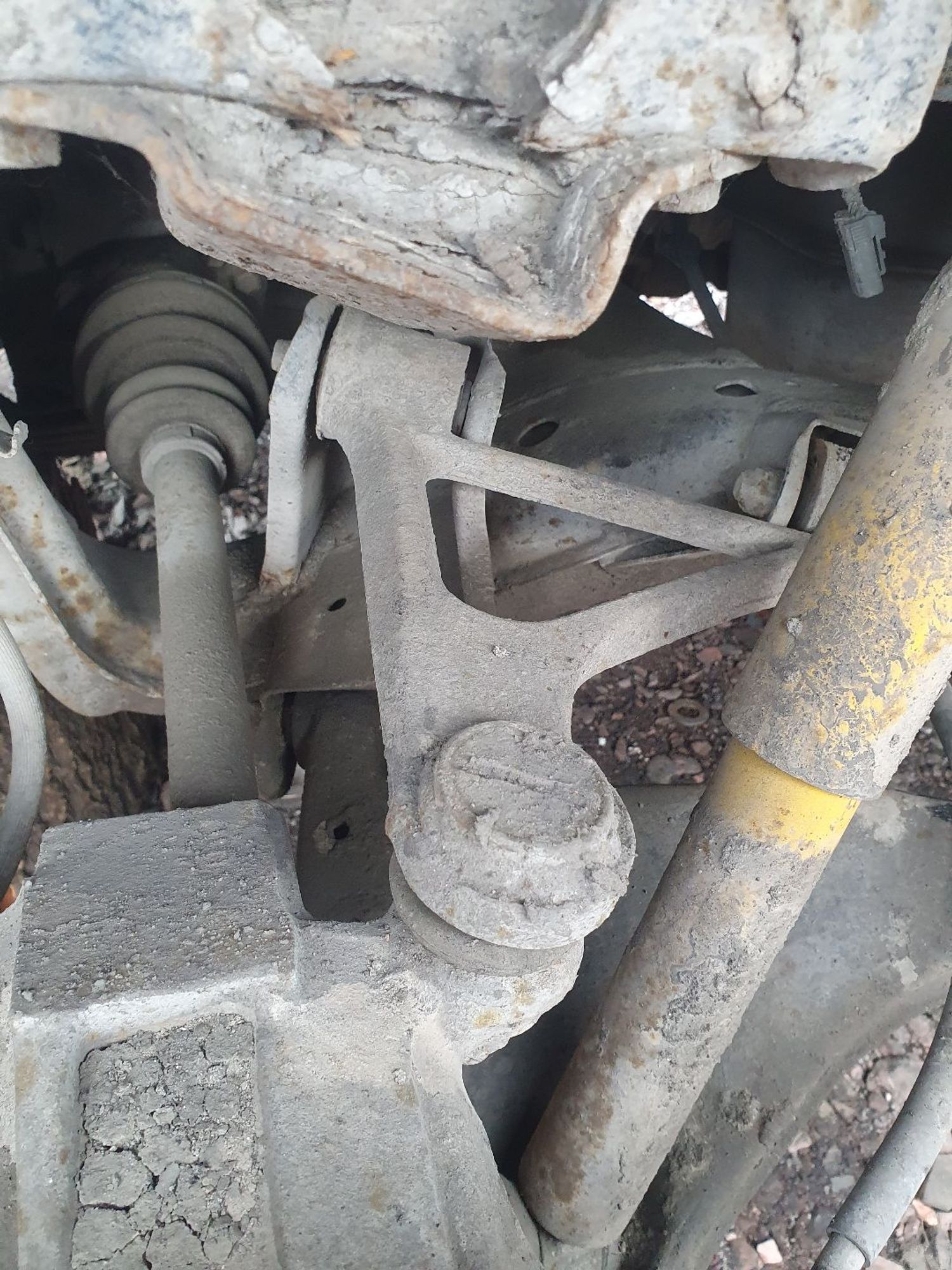 https://ycs.partsauto.market/partsauto-images/thmbs/userImages/7ed63c96fe685f431889ec34ef8f13b8/part/0366792b-cdaf-47a7-a17e-d5b114459312_1779003616230.jpg
