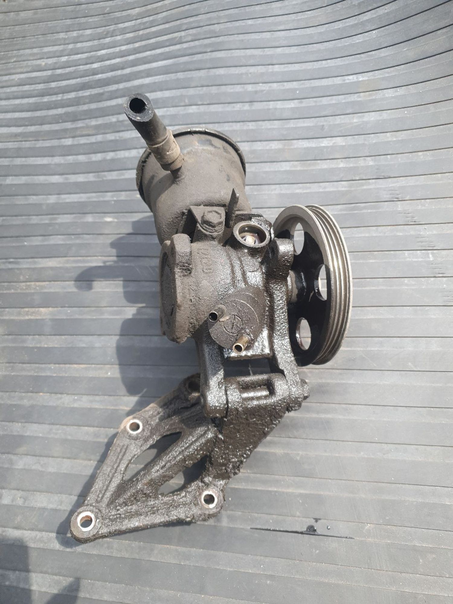 https://ycs.partsauto.market/partsauto-images/thmbs/userImages/7ed63c96fe685f431889ec34ef8f13b8/part/05dbb2b6-69a8-4388-b26e-2d6710d94d4d_1778823579482.jpg