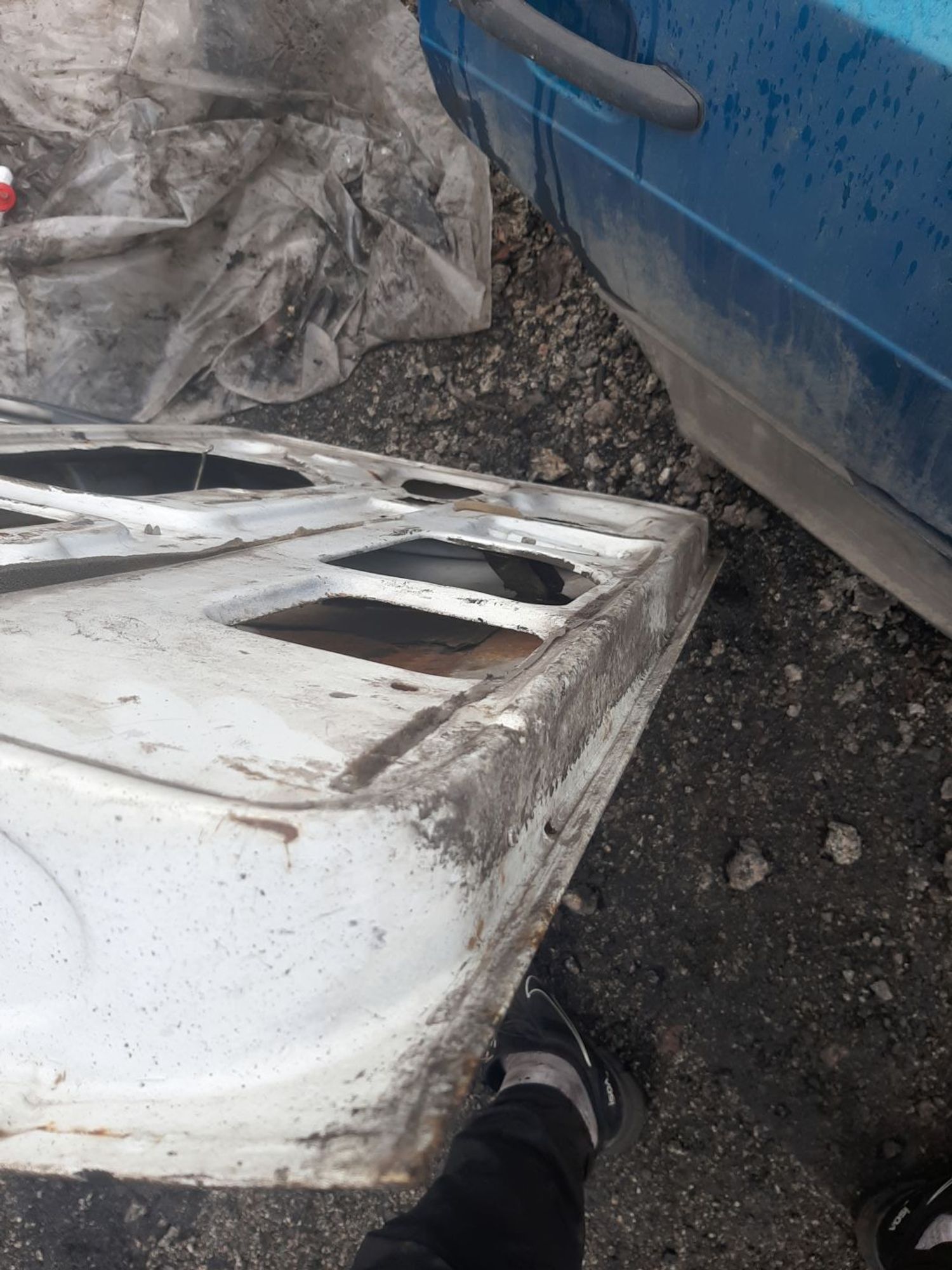 https://ycs.partsauto.market/partsauto-images/thmbs/userImages/7ed63c96fe685f431889ec34ef8f13b8/part/14997b43-ab1a-41f8-9ff5-a129208ef19c_1777263070055.jpg