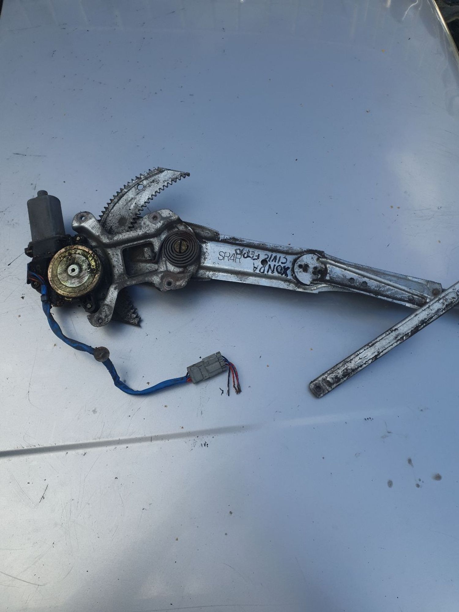 https://ycs.partsauto.market/partsauto-images/thmbs/userImages/7ed63c96fe685f431889ec34ef8f13b8/part/1b12fefe-9b4f-46b3-b9c9-e5cf4fb18f76_1786073363230.jpg
