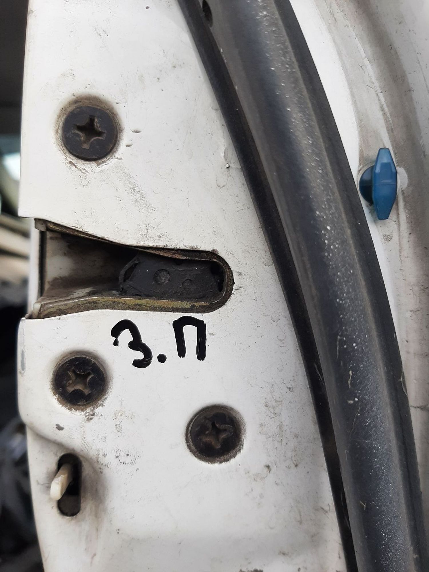 https://ycs.partsauto.market/partsauto-images/thmbs/userImages/7ed63c96fe685f431889ec34ef8f13b8/part/2781a509-8837-4ccd-9fe5-cc8a1b07a526_1775735640615.jpg