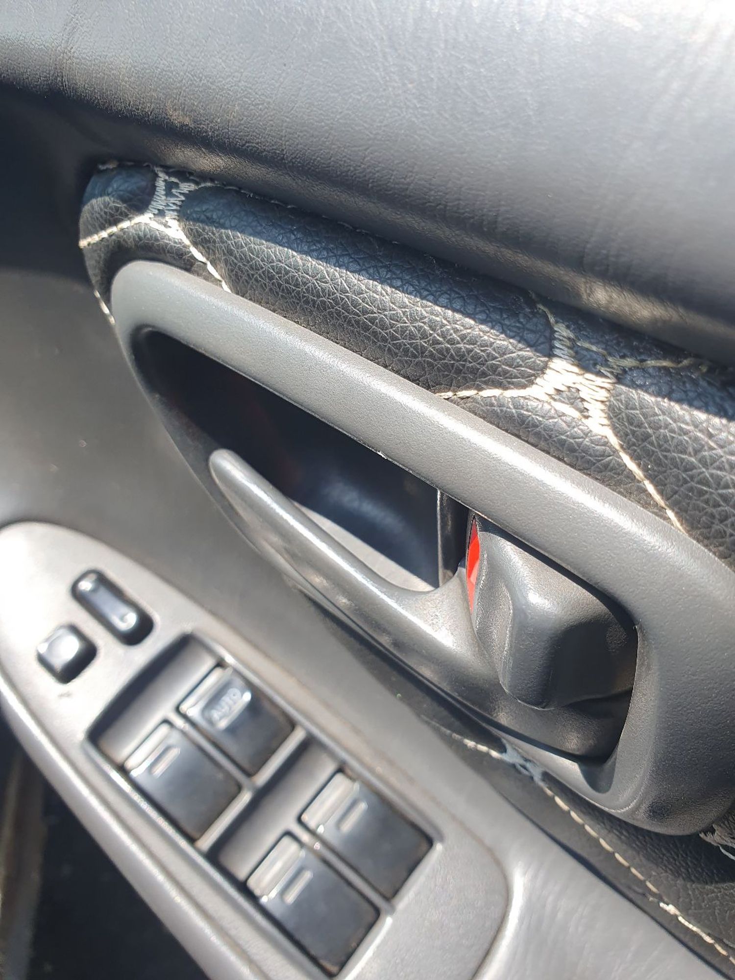 https://ycs.partsauto.market/partsauto-images/thmbs/userImages/7ed63c96fe685f431889ec34ef8f13b8/part/301f89f2-44e5-4a4c-b8f7-825455bda8f6_1782114426308.jpg