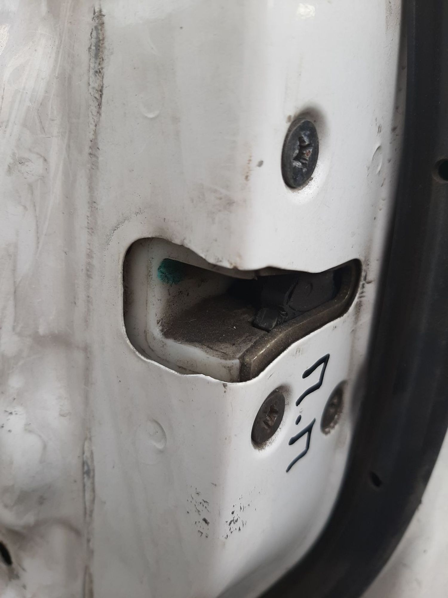 https://ycs.partsauto.market/partsauto-images/thmbs/userImages/7ed63c96fe685f431889ec34ef8f13b8/part/31526d80-b4d9-4170-bdde-72eb7a29f060_1775735695998.jpg