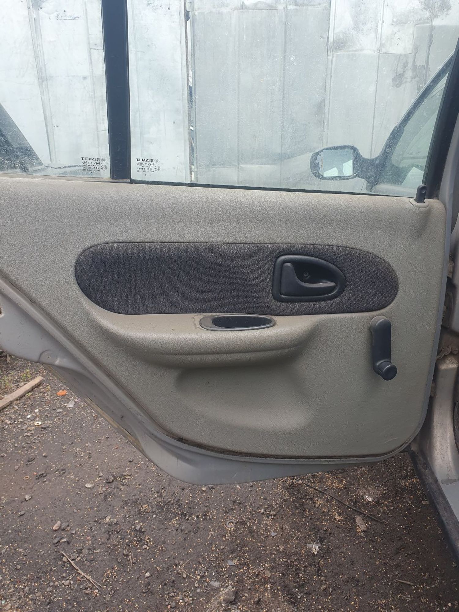 https://ycs.partsauto.market/partsauto-images/thmbs/userImages/7ed63c96fe685f431889ec34ef8f13b8/part/35e6898a-491b-4555-85cc-92fd5d5e64ca_1786333088461.jpg