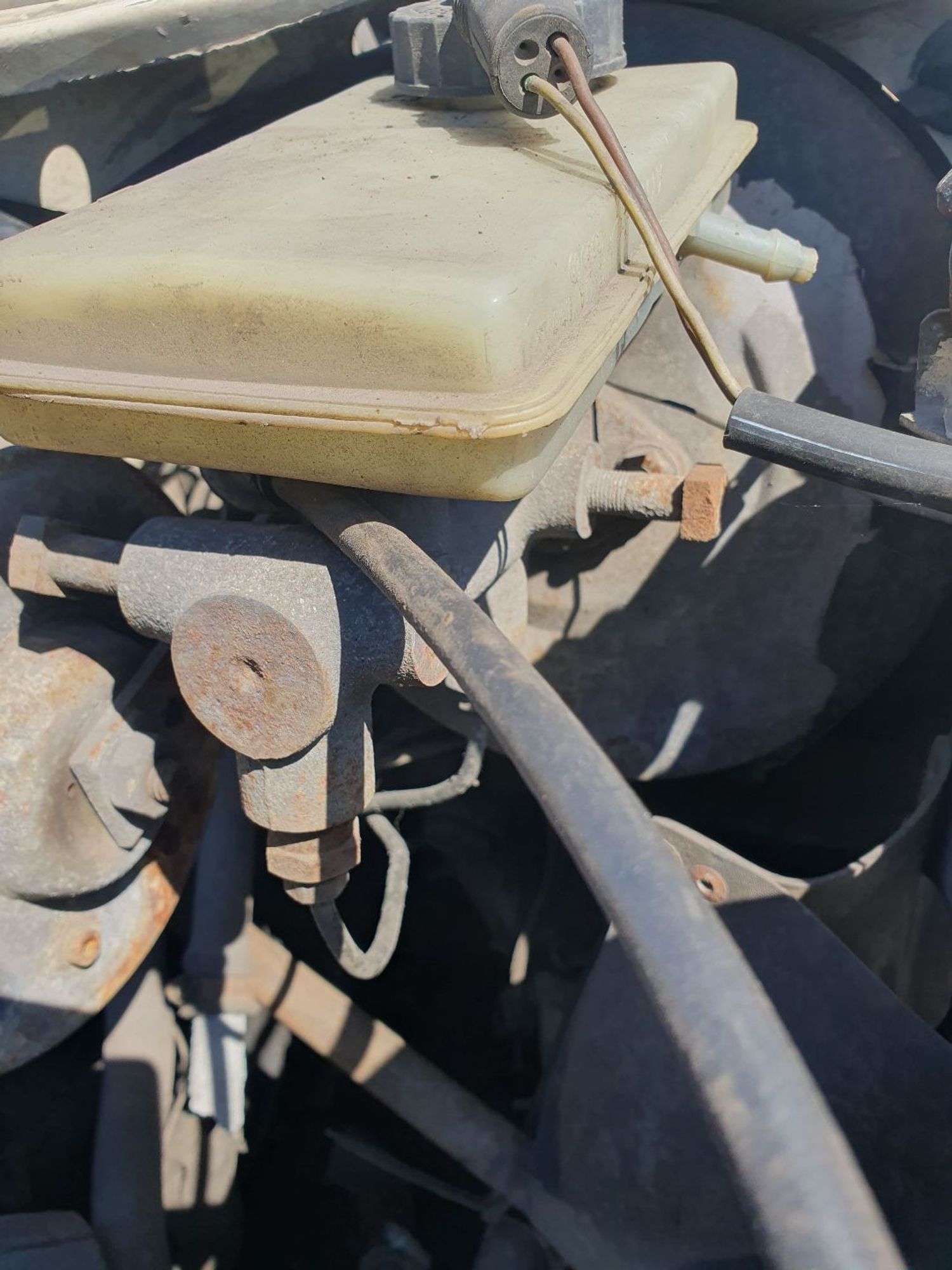 https://ycs.partsauto.market/partsauto-images/thmbs/userImages/7ed63c96fe685f431889ec34ef8f13b8/part/36aa3896-21db-435f-a4c6-4c50049b6b95_1779697882132.jpg