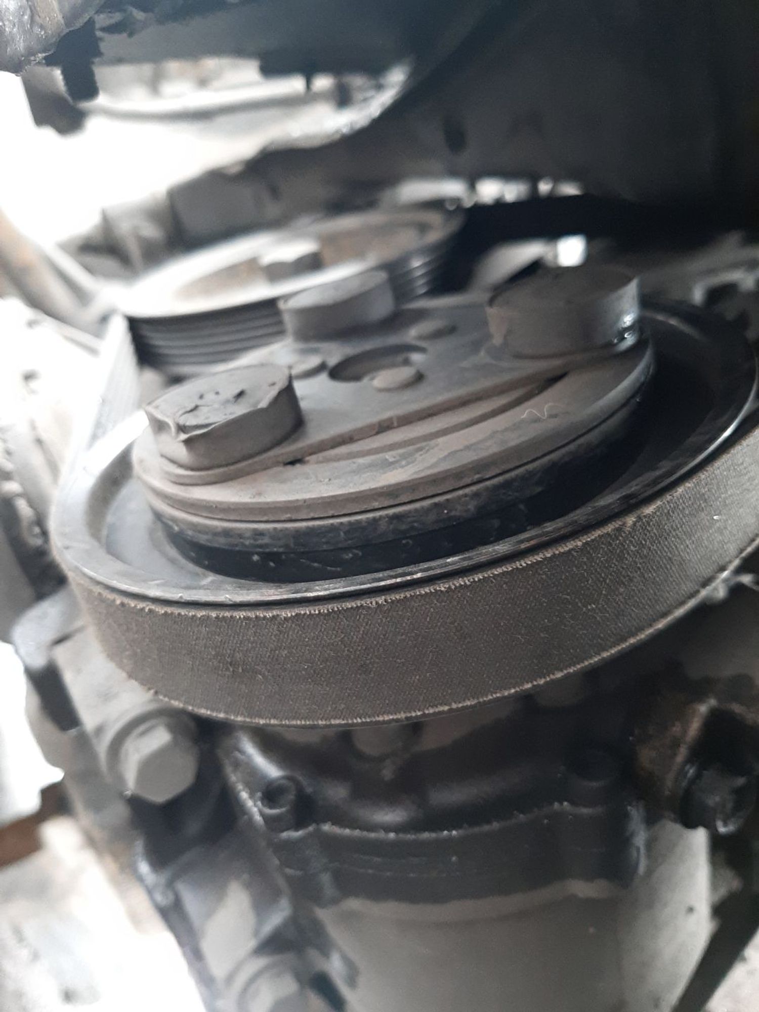 https://ycs.partsauto.market/partsauto-images/thmbs/userImages/7ed63c96fe685f431889ec34ef8f13b8/part/40a8751b-25e3-46cc-a294-22a21e76e7b3_1776054361068.jpg
