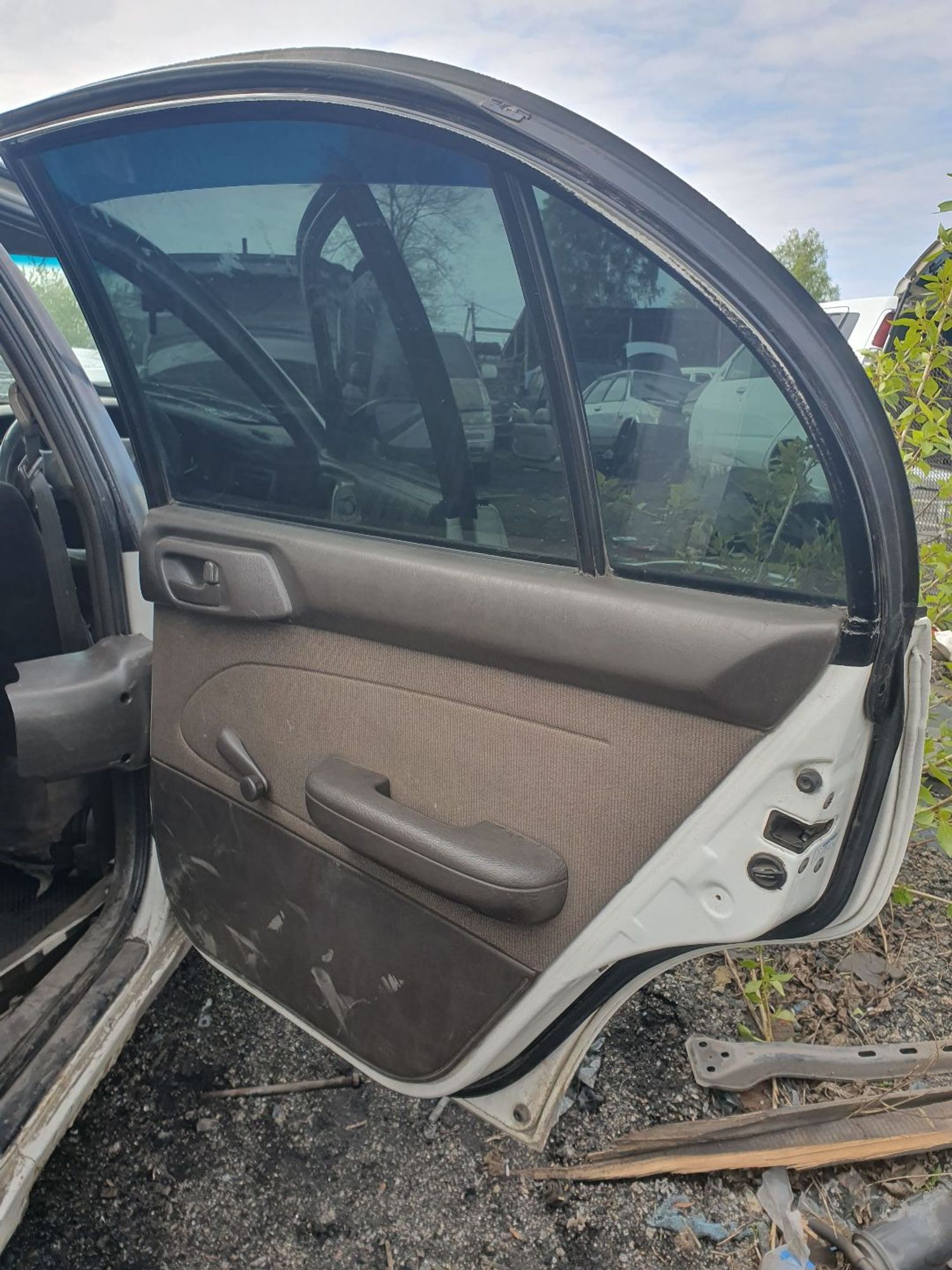 https://ycs.partsauto.market/partsauto-images/thmbs/userImages/7ed63c96fe685f431889ec34ef8f13b8/part/47207206-832c-40a2-ac2e-41b5779b4416_1778814421309.jpg