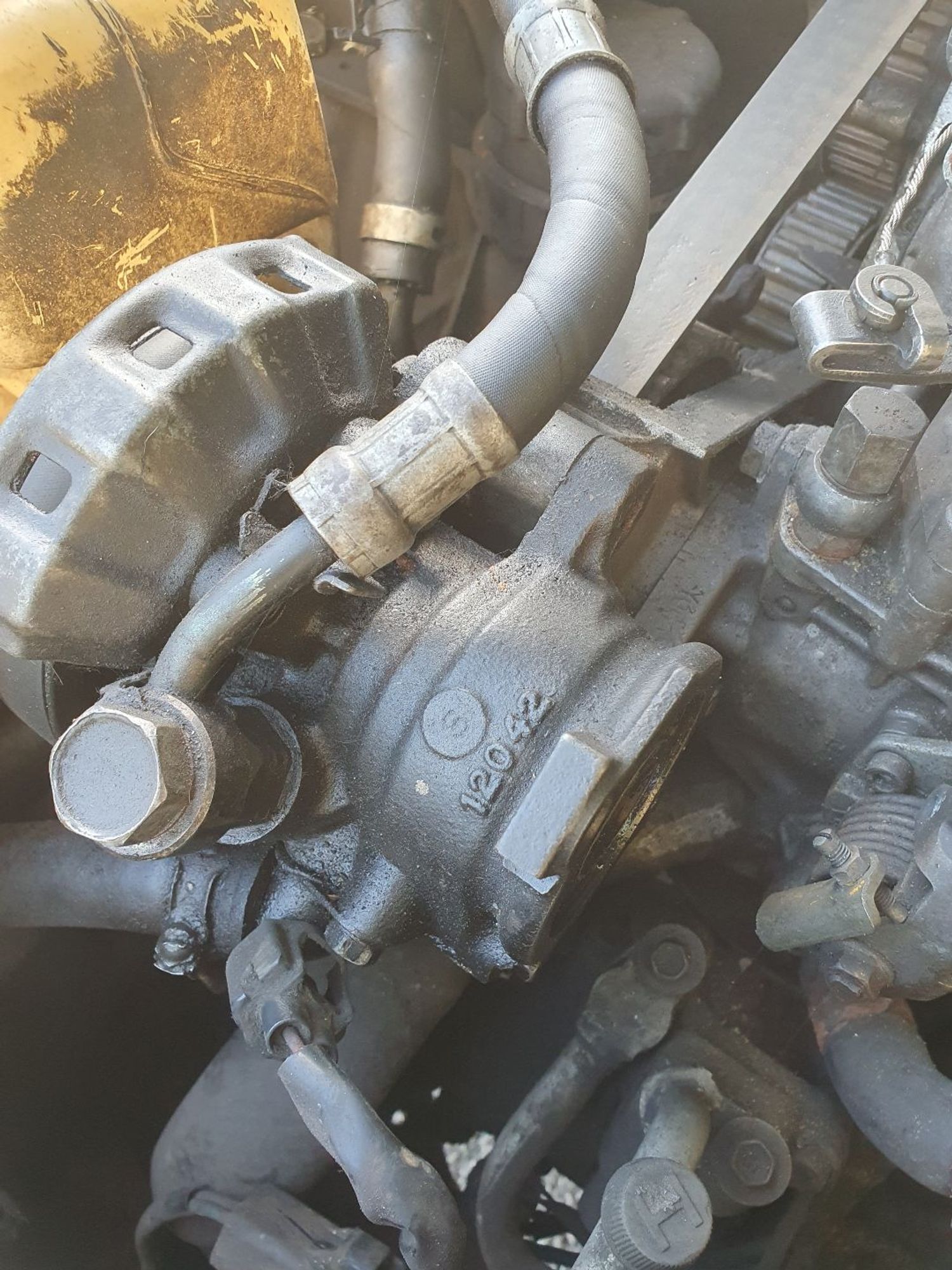 https://ycs.partsauto.market/partsauto-images/thmbs/userImages/7ed63c96fe685f431889ec34ef8f13b8/part/4cf39edf-9109-4404-a249-1d7340e0ab81_1786687208094.jpg