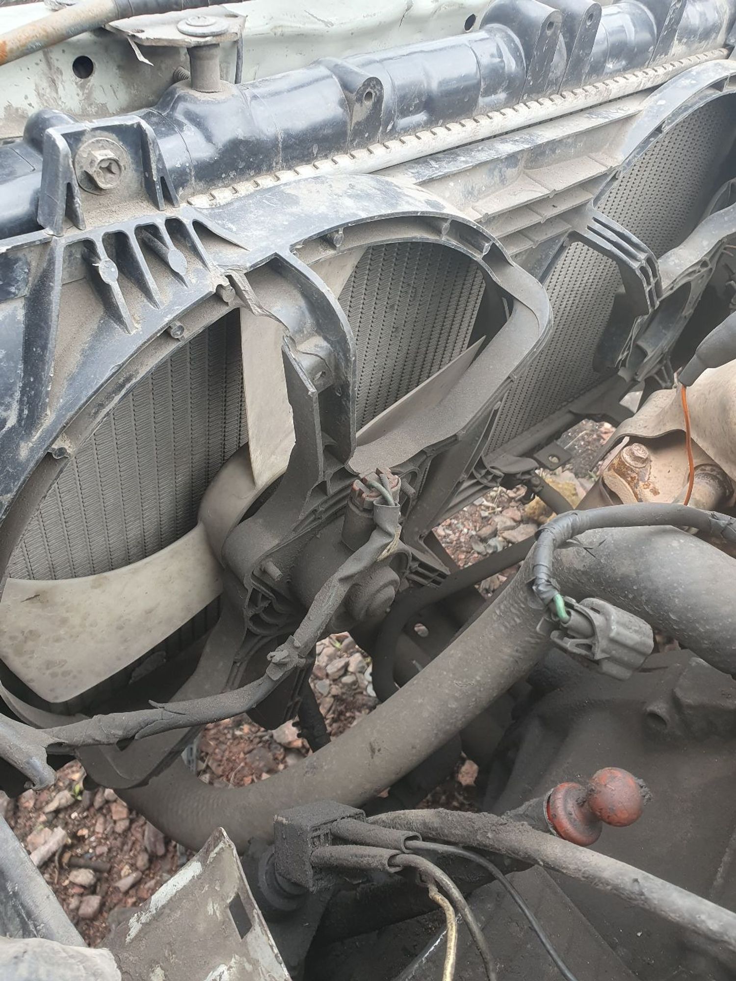 https://ycs.partsauto.market/partsauto-images/thmbs/userImages/7ed63c96fe685f431889ec34ef8f13b8/part/52010c99-6e35-4446-8198-4f59a73a2eb4_1778744582092.jpg