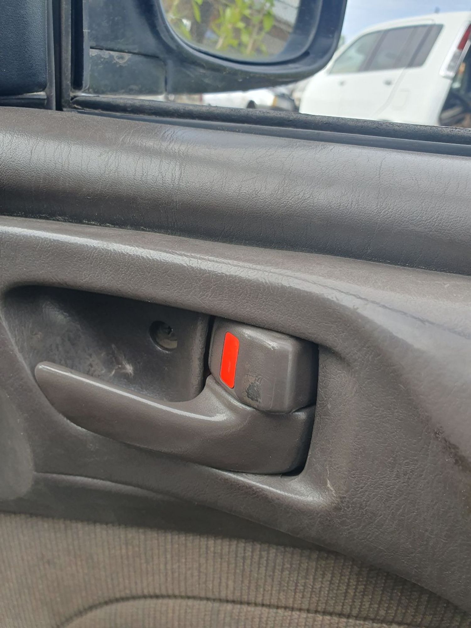 https://ycs.partsauto.market/partsauto-images/thmbs/userImages/7ed63c96fe685f431889ec34ef8f13b8/part/56589bc8-f9fe-4f05-baa5-1669eecd4d89_1778814247852.jpg