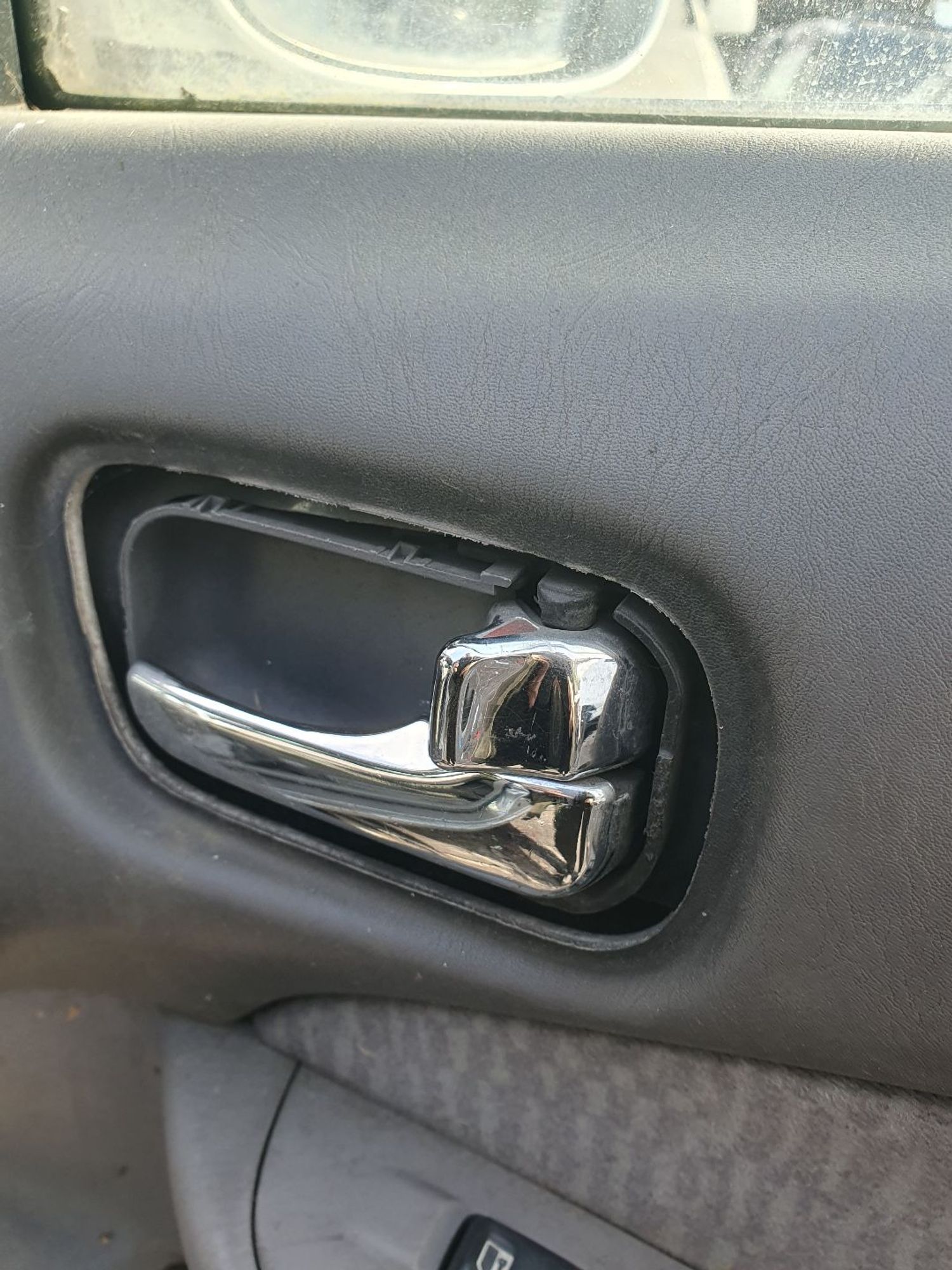 https://ycs.partsauto.market/partsauto-images/thmbs/userImages/7ed63c96fe685f431889ec34ef8f13b8/part/5cec5fd1-7a0a-4519-bec7-0d8335391af2_1778580966055.jpg