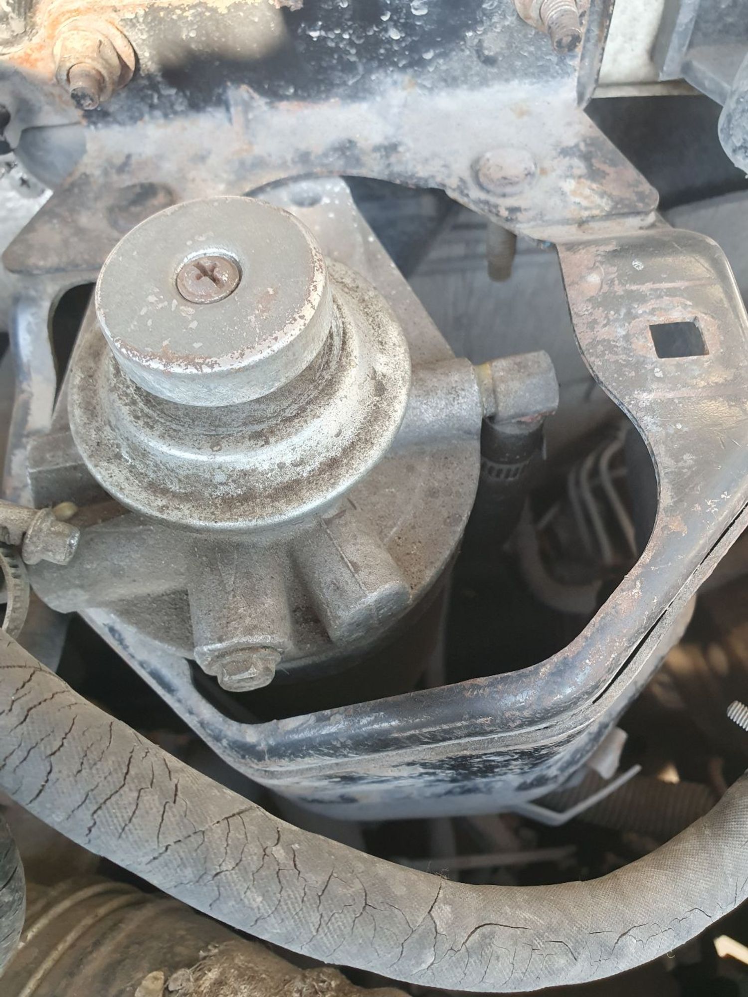 https://ycs.partsauto.market/partsauto-images/thmbs/userImages/7ed63c96fe685f431889ec34ef8f13b8/part/5df60c5b-5bf4-422e-ad25-f39b50c1a1c6_1789208229414.jpg