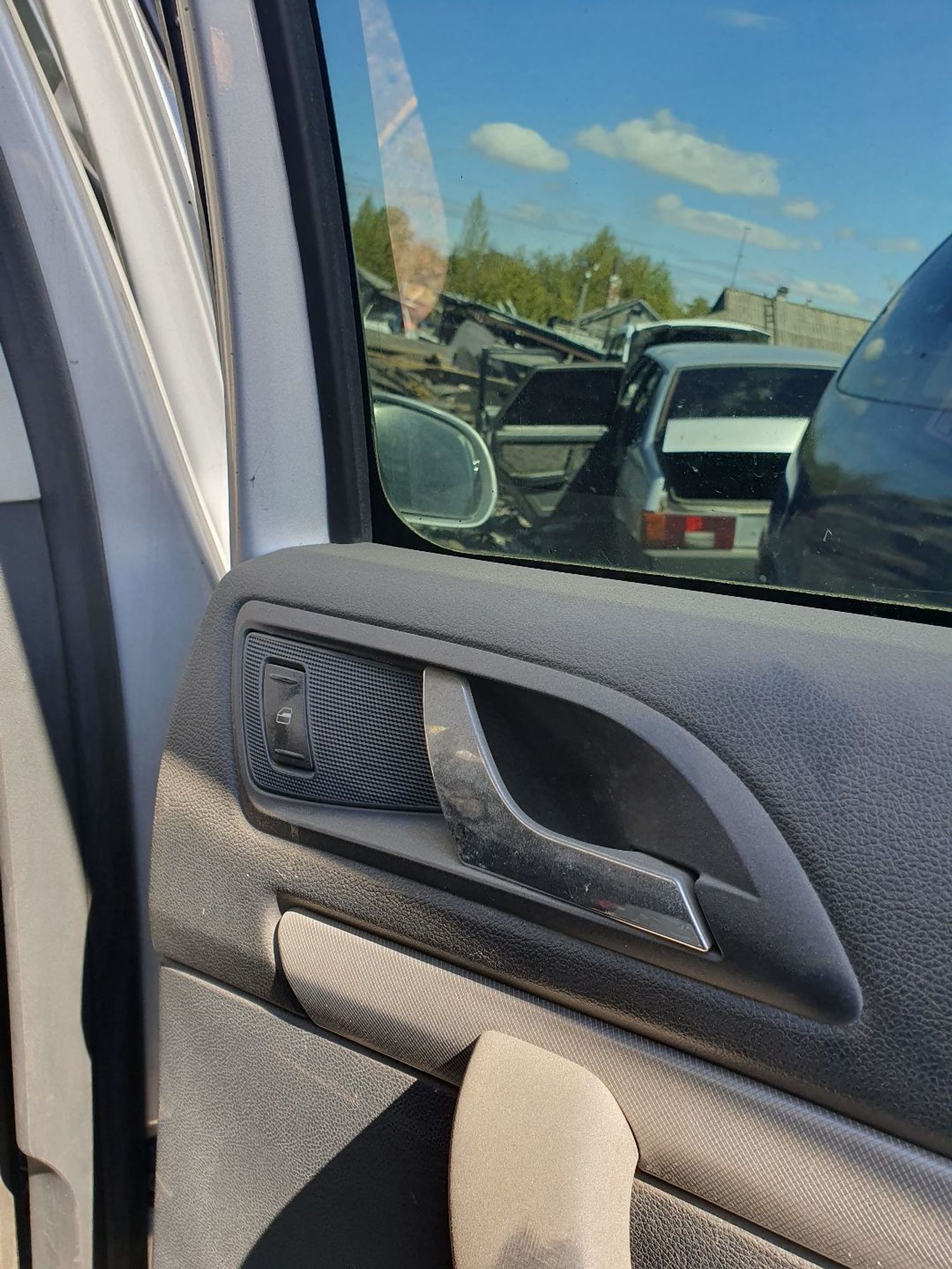 https://ycs.partsauto.market/partsauto-images/thmbs/userImages/7ed63c96fe685f431889ec34ef8f13b8/part/68eef32a-41ec-4c1f-bd14-48ca00c0e594_1779175091664.jpg