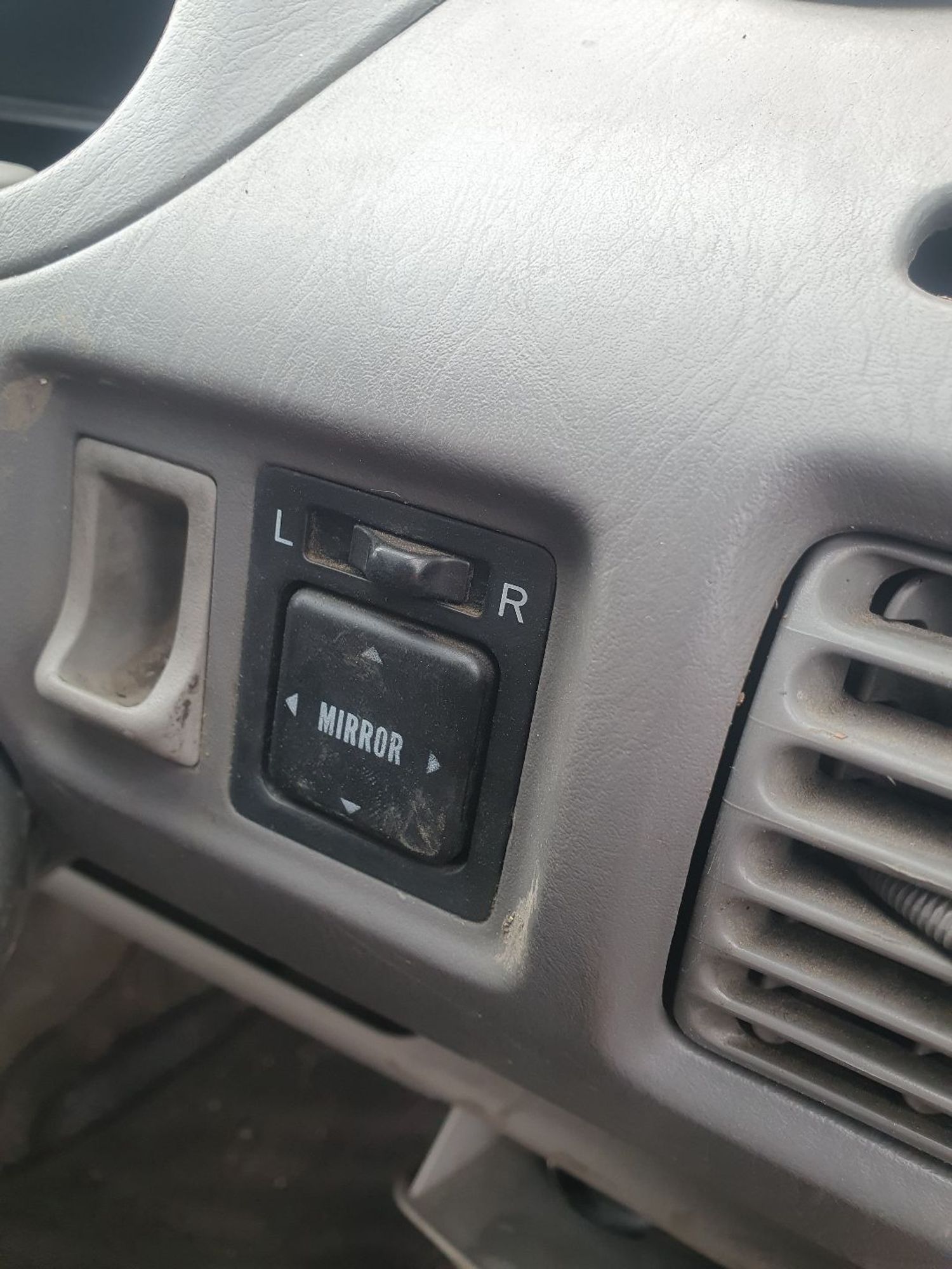 https://ycs.partsauto.market/partsauto-images/thmbs/userImages/7ed63c96fe685f431889ec34ef8f13b8/part/70447ec5-6c3b-486e-afec-8f32ab0ebc43_1779353658176.jpg