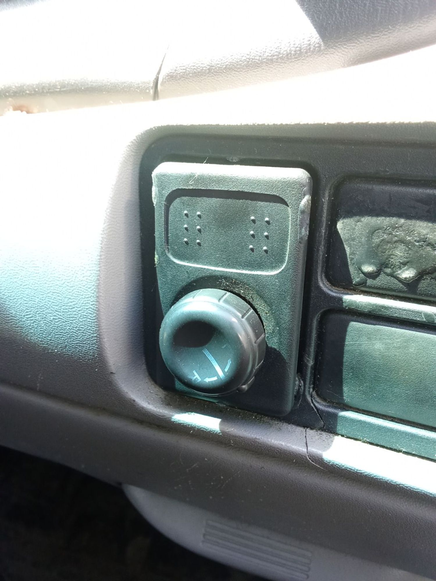 https://ycs.partsauto.market/partsauto-images/thmbs/userImages/7ed63c96fe685f431889ec34ef8f13b8/part/71ecc40a-cb1d-4668-9417-34c2dfd35541_1780381561367.jpg