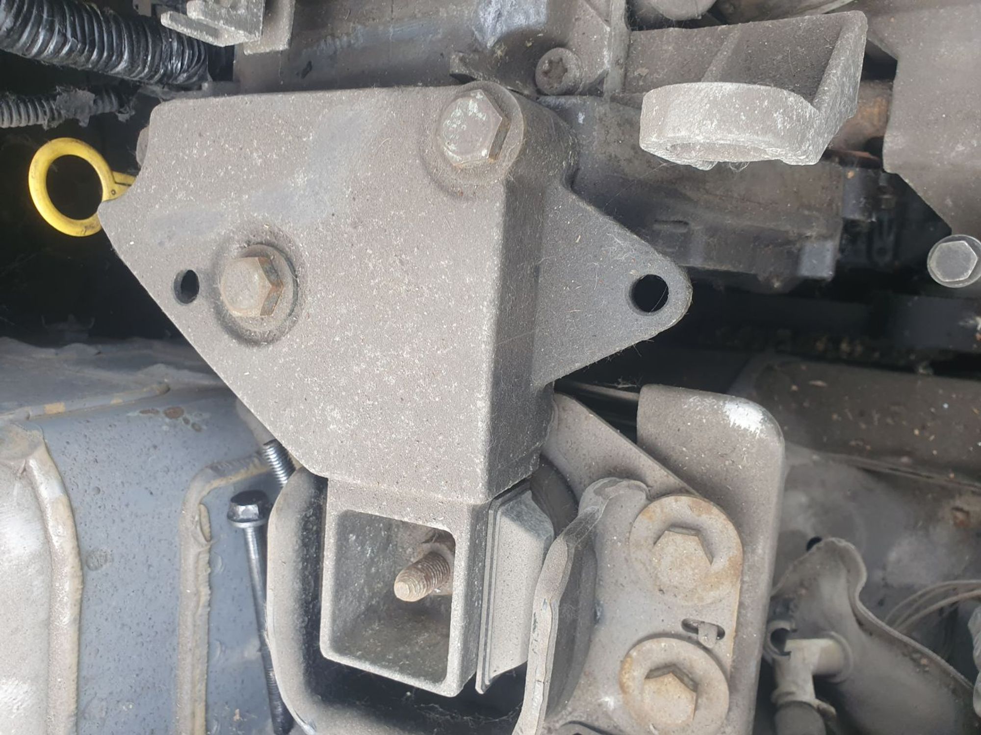 https://ycs.partsauto.market/partsauto-images/thmbs/userImages/7ed63c96fe685f431889ec34ef8f13b8/part/73aba324-7f92-4064-88fc-9ec77adf8cf7_1786339763139.jpg