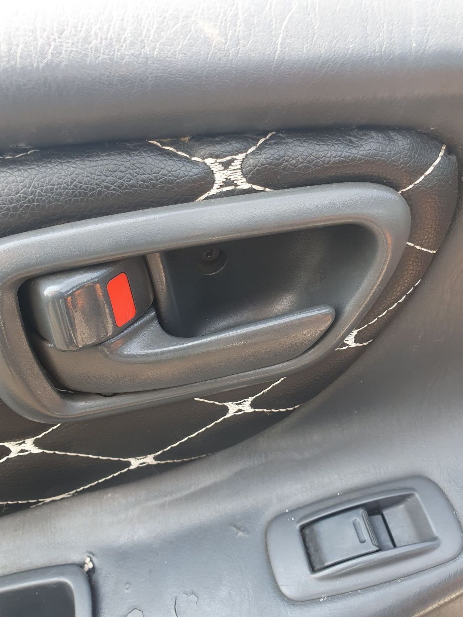 https://ycs.partsauto.market/partsauto-images/thmbs/userImages/7ed63c96fe685f431889ec34ef8f13b8/part/76b579d6-60be-411e-af75-0864ef98ae16_1782110366108.jpg