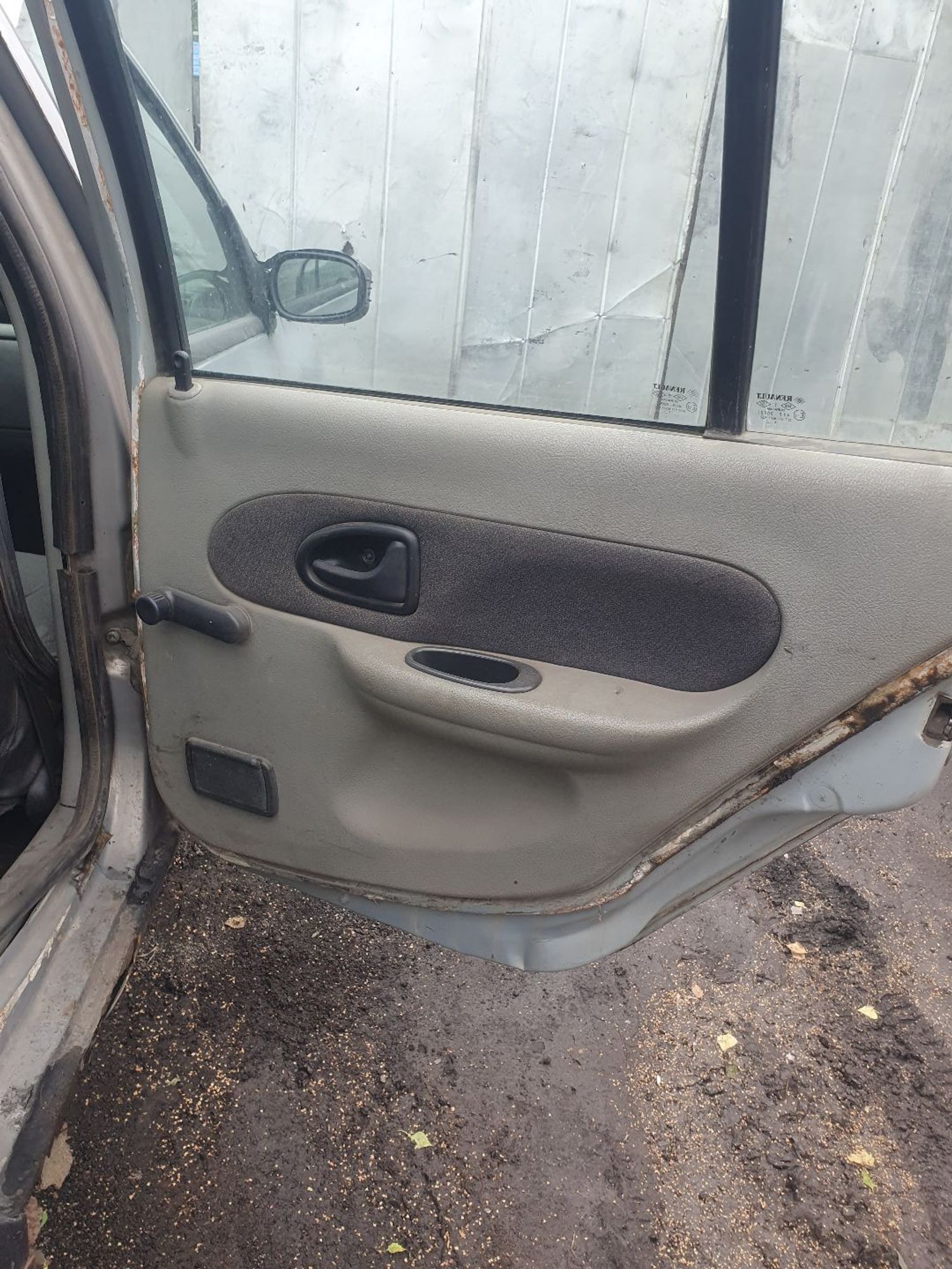 https://ycs.partsauto.market/partsauto-images/thmbs/userImages/7ed63c96fe685f431889ec34ef8f13b8/part/7a0bdd99-f695-45f8-bcfc-785172aafc3e_1786334007201.jpg