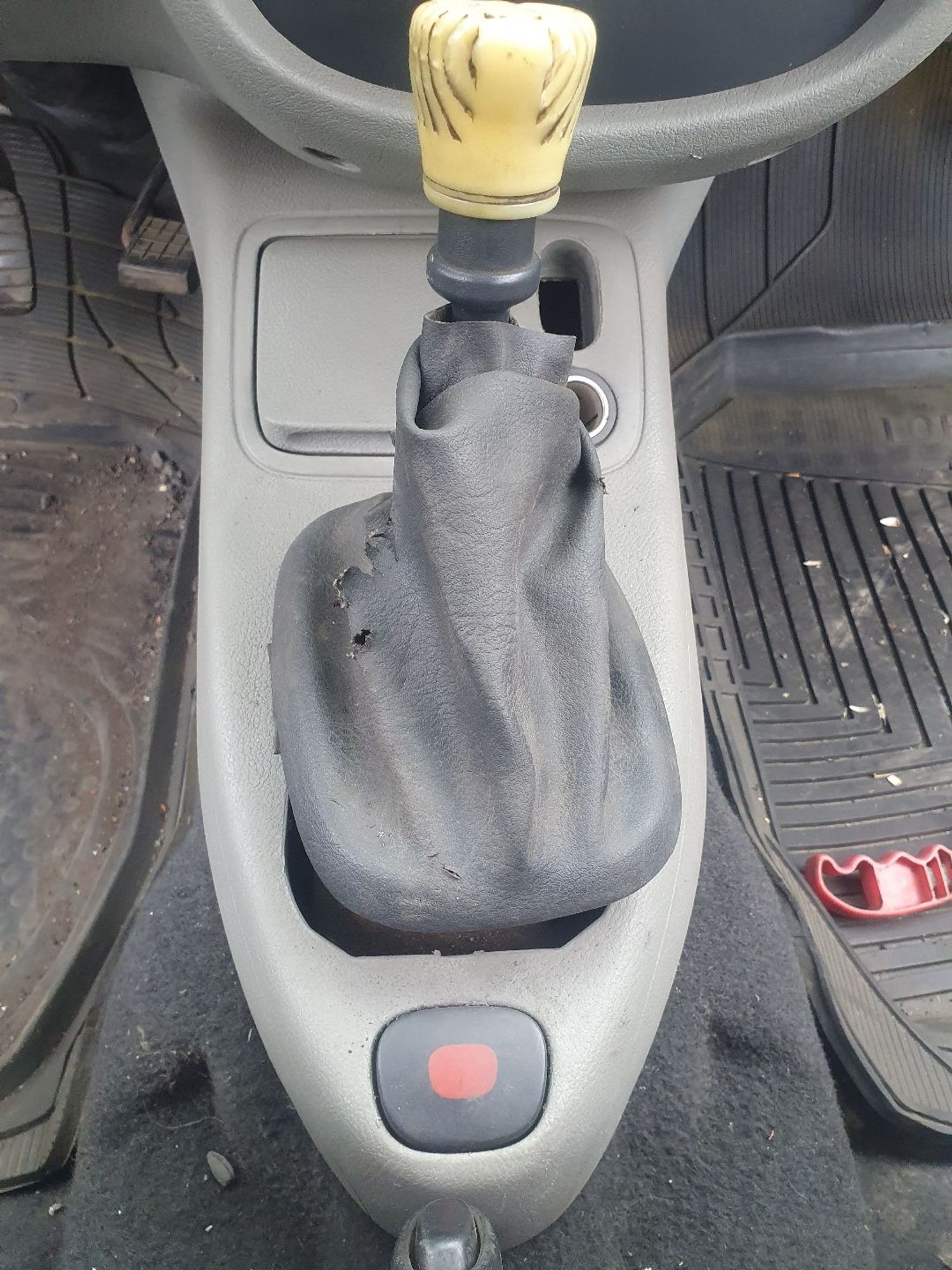 https://ycs.partsauto.market/partsauto-images/thmbs/userImages/7ed63c96fe685f431889ec34ef8f13b8/part/7d99b699-2a85-4bb0-b13f-a6c589d83d2e_1786335231680.jpg