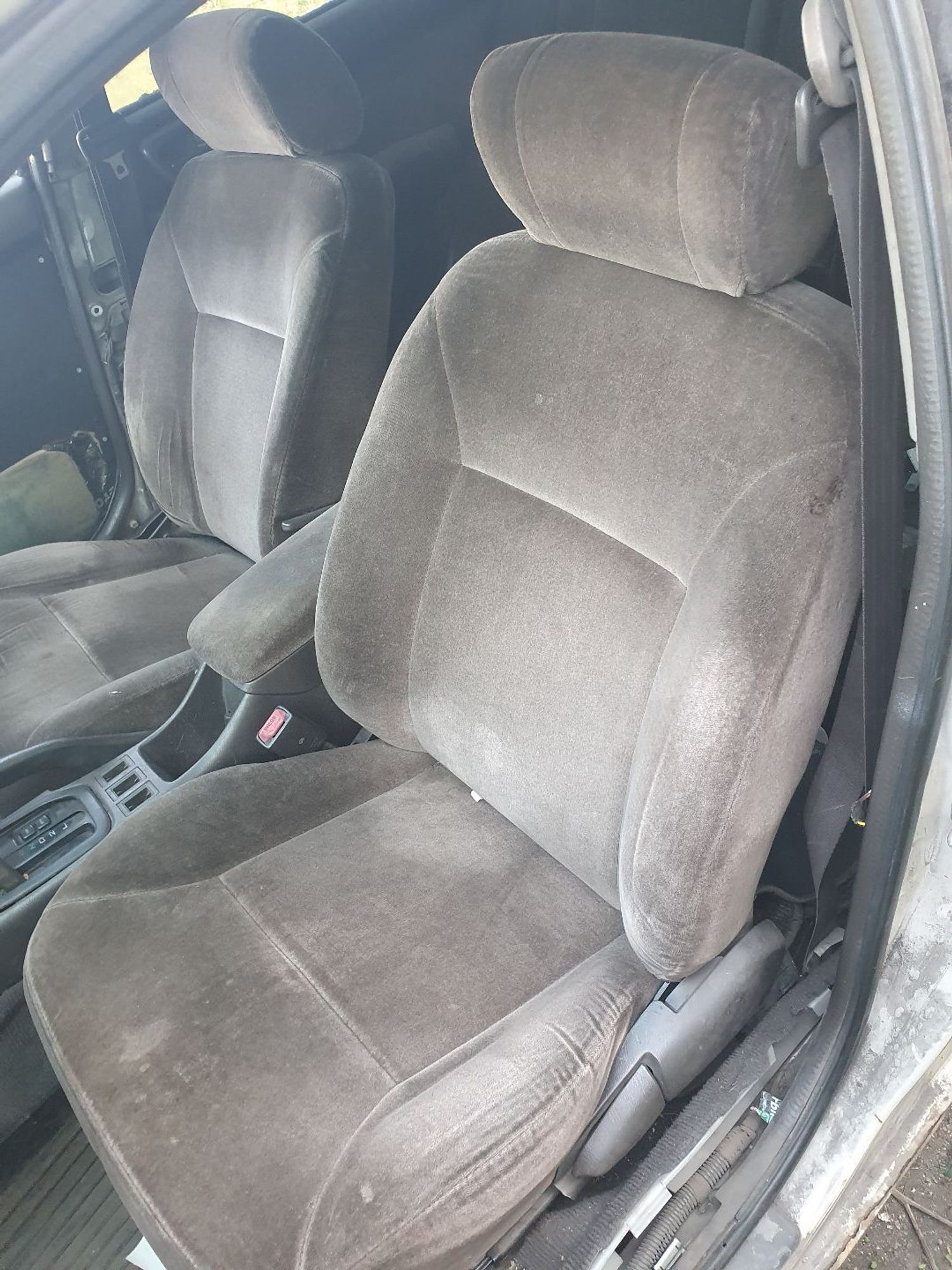 https://ycs.partsauto.market/partsauto-images/thmbs/userImages/7ed63c96fe685f431889ec34ef8f13b8/part/7eac5bb6-9350-4598-9503-30f8abe89dd7_1786787725320.jpg