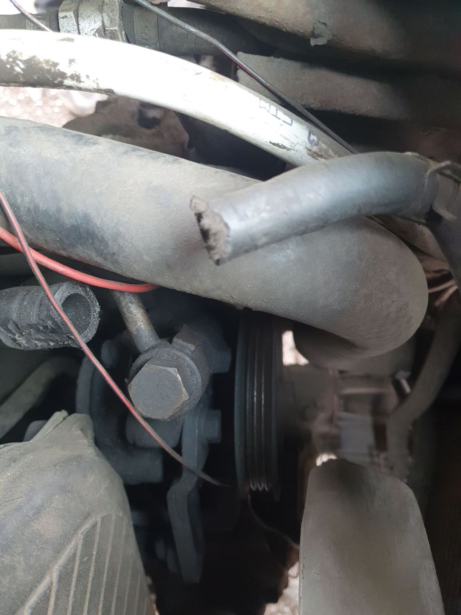 https://ycs.partsauto.market/partsauto-images/thmbs/userImages/7ed63c96fe685f431889ec34ef8f13b8/part/7f36170f-c918-42b9-8b34-05c258269485_1778732214673.jpg
