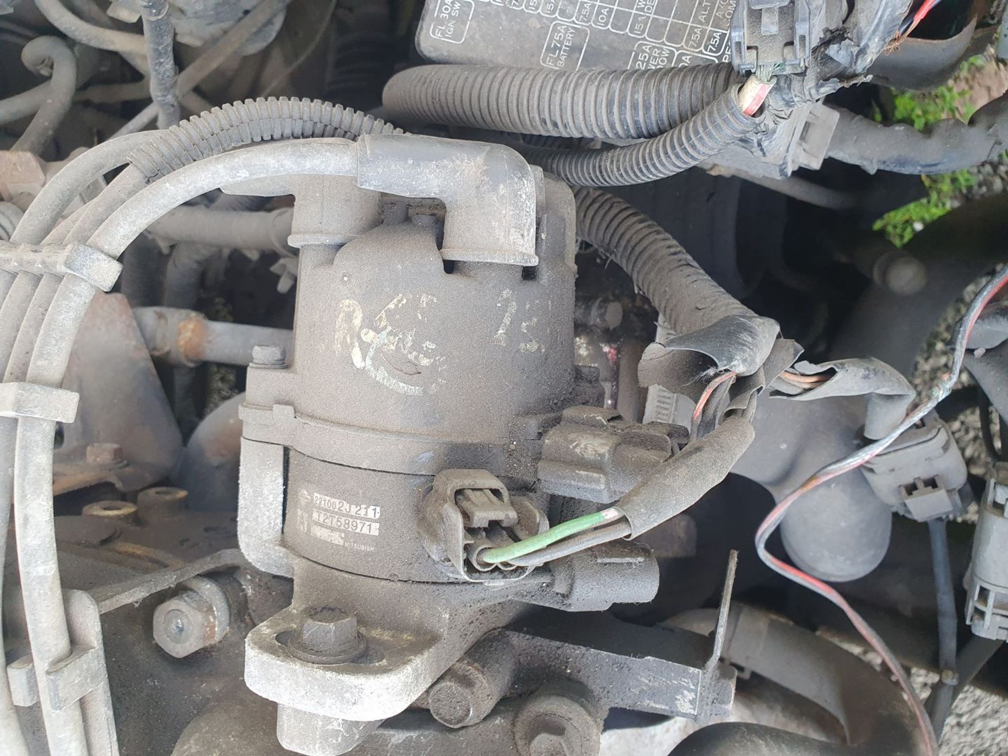 https://ycs.partsauto.market/partsauto-images/thmbs/userImages/7ed63c96fe685f431889ec34ef8f13b8/part/804df7e8-ec47-4891-a5d4-8ed3899c3bfb_1786089317027.jpg